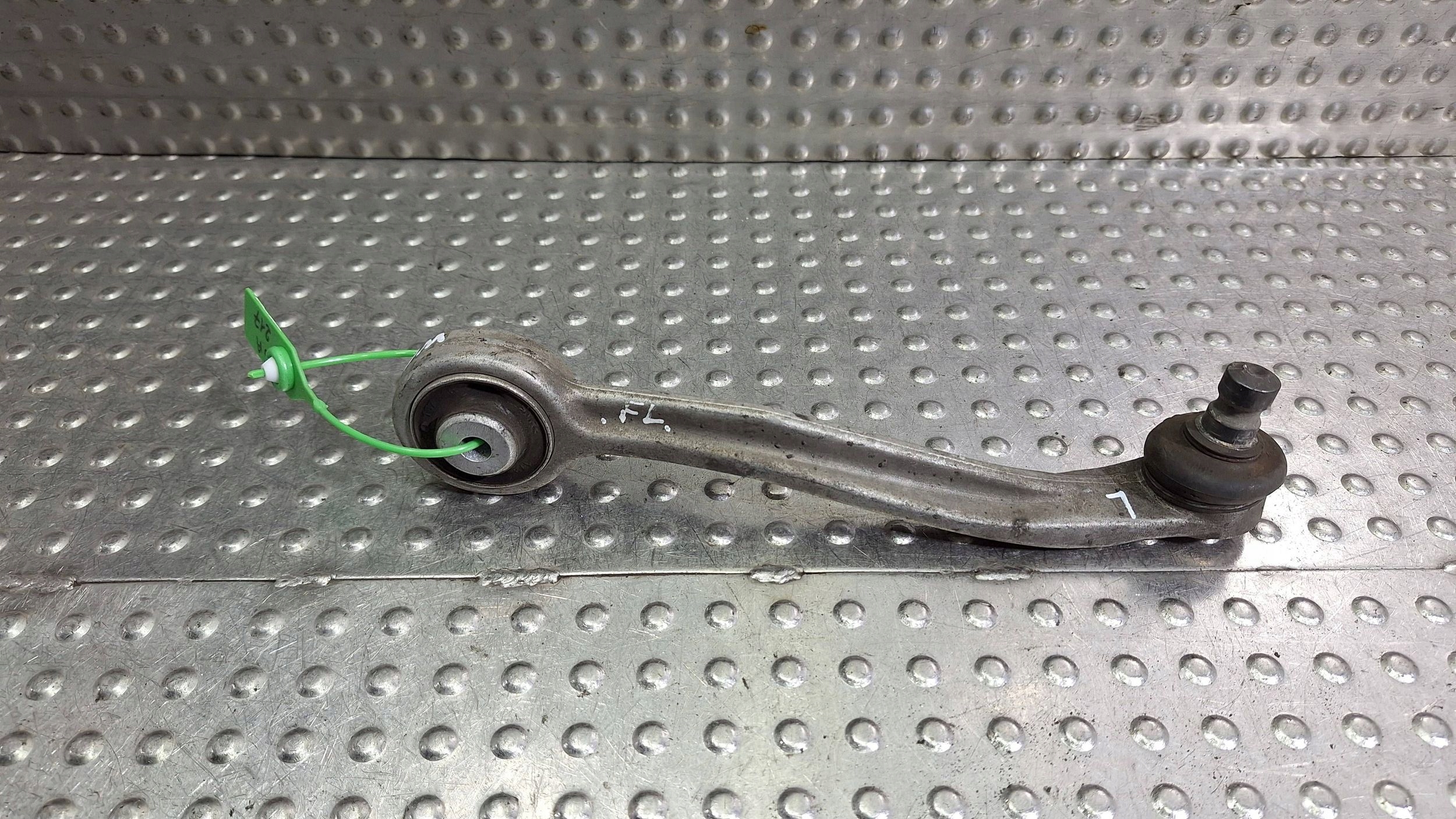 arm left front upper 8K0407509A 8K0509A AUDI A4 B8 A5 8T Q5 8R