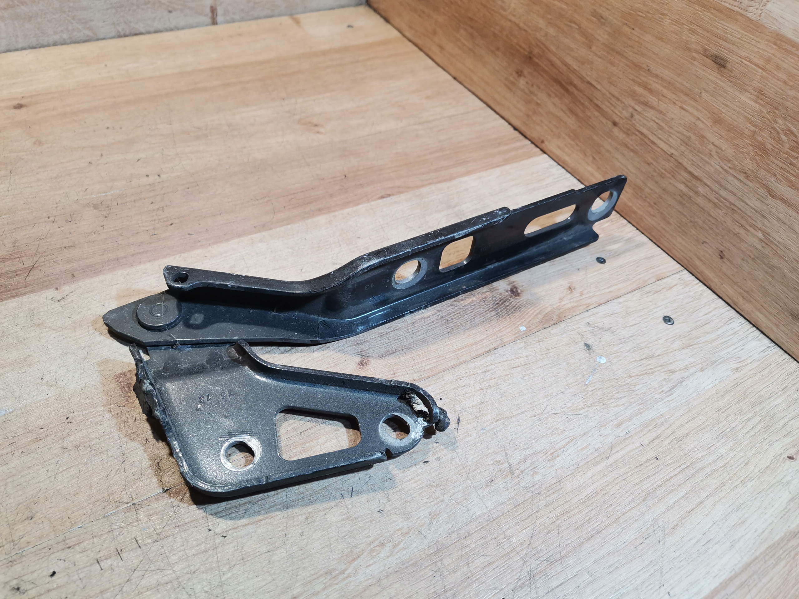 hinge bonnets left front AUDI Q7 4L0823301