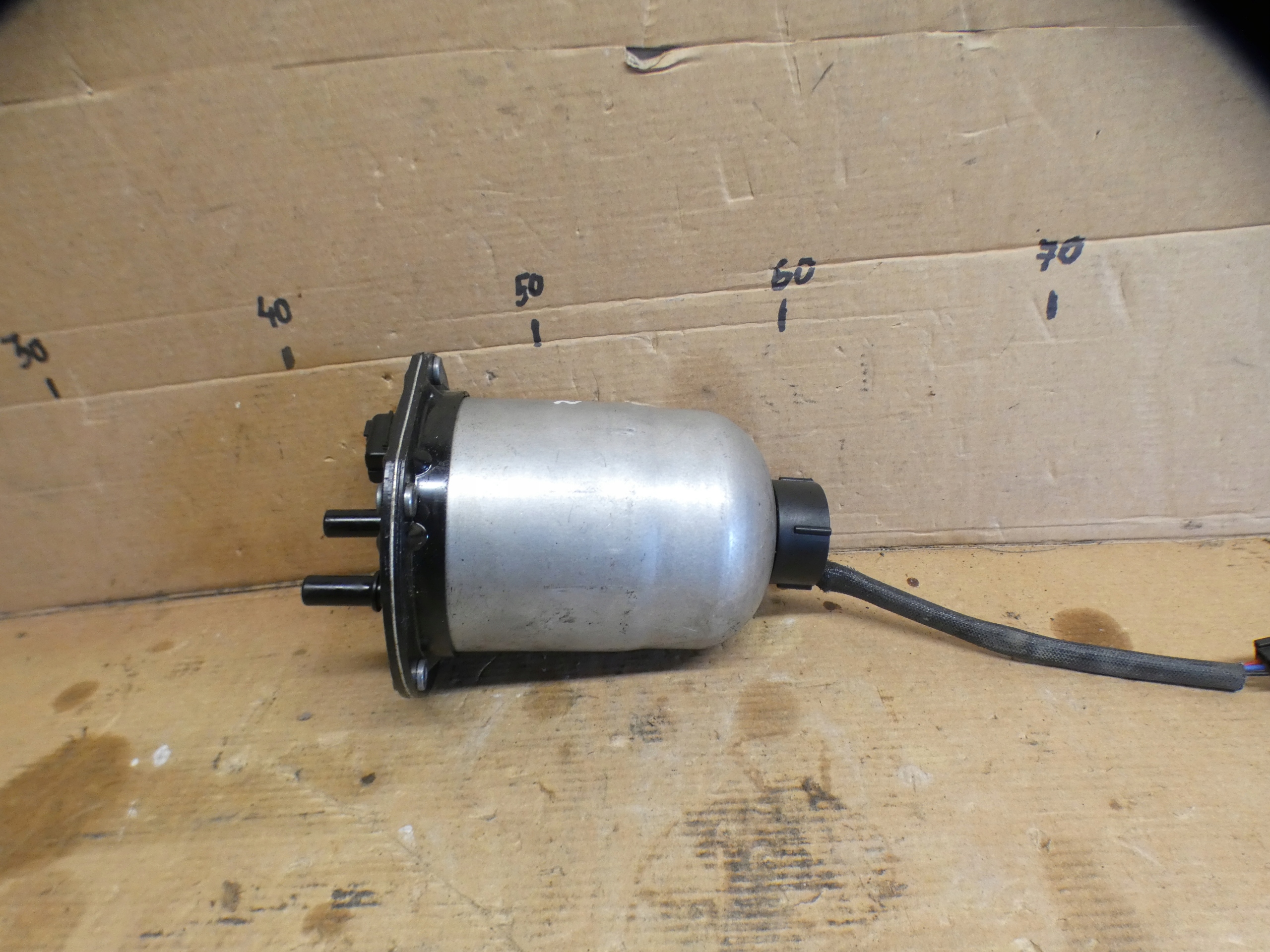 Halter filter des Kraftstoffsbehälters Z16005159A1