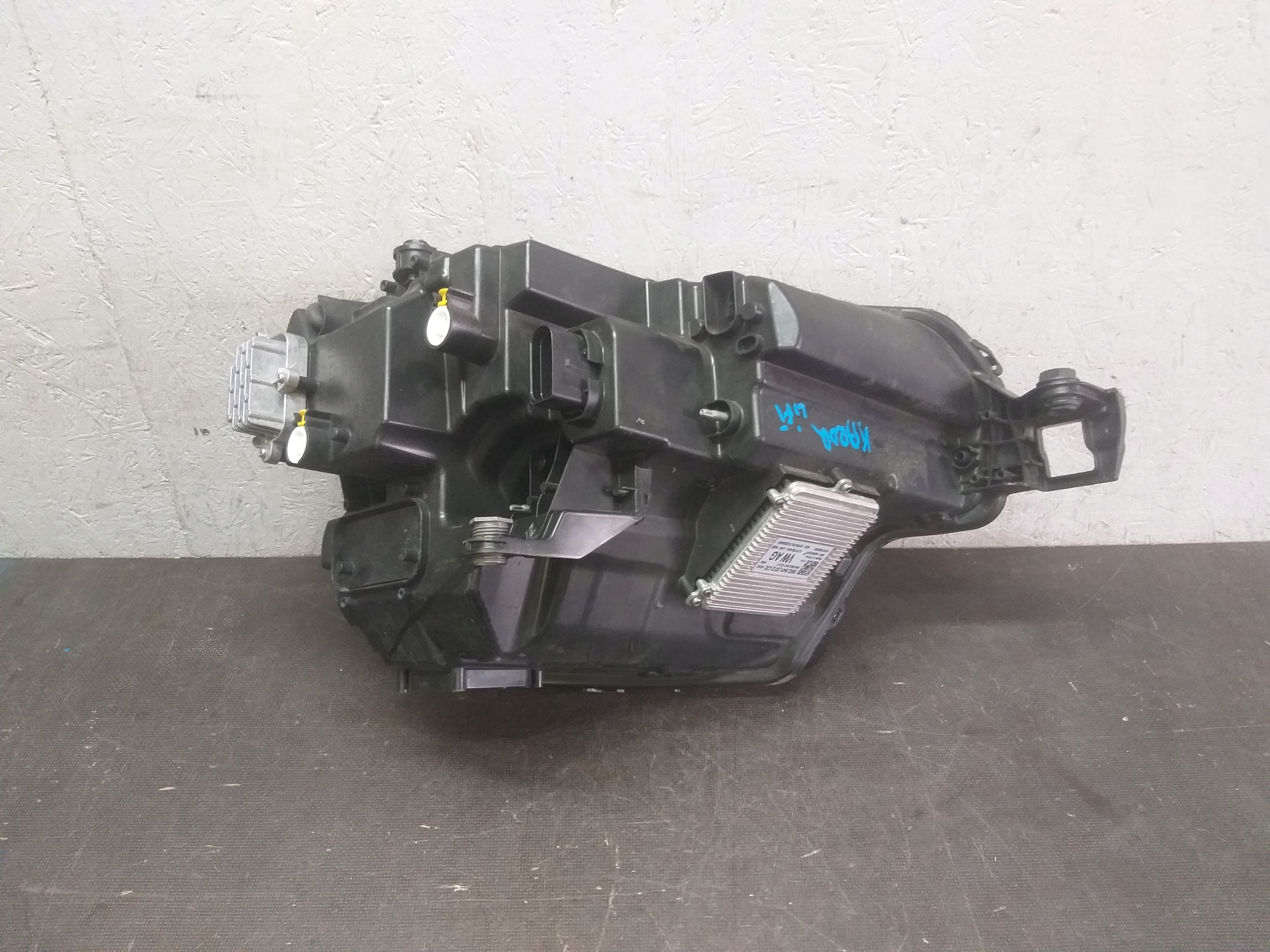 light front left SKODA KAROQ LIFT FULL LED 57B941035
