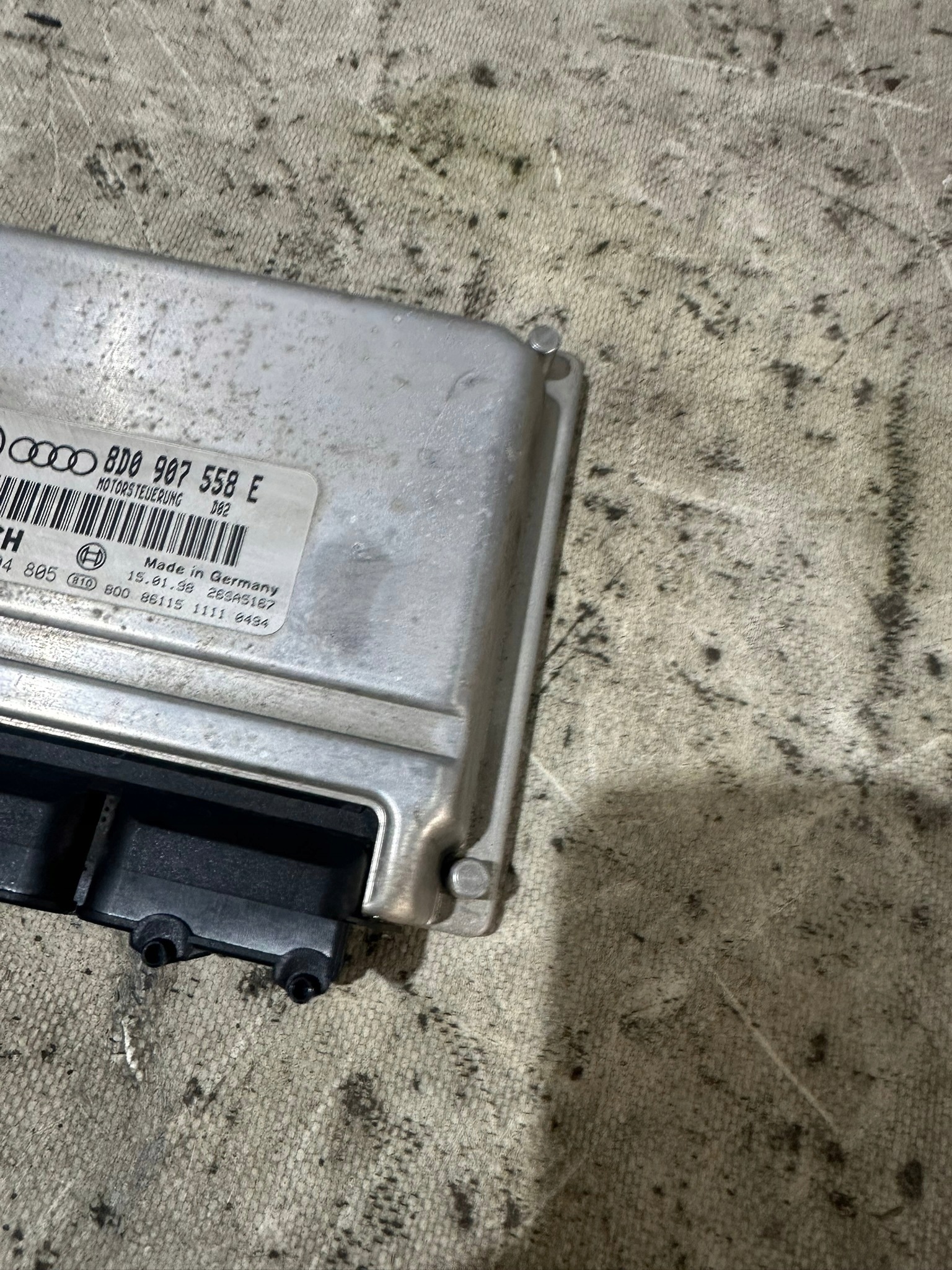 bedienteil des motors AUDI A4 B5 1.8T 8D0907558E