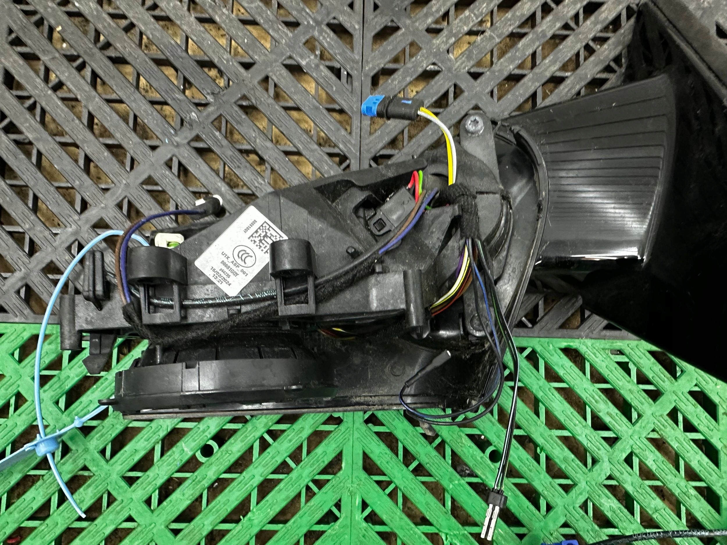 electrics mirror side front side left BMW X1 U11 213856347