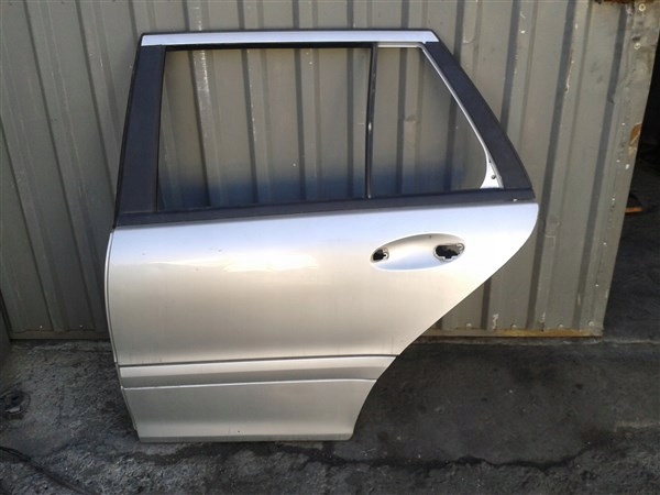 Ліва задня двері MERCEDES C-Class W203 Універсал 744