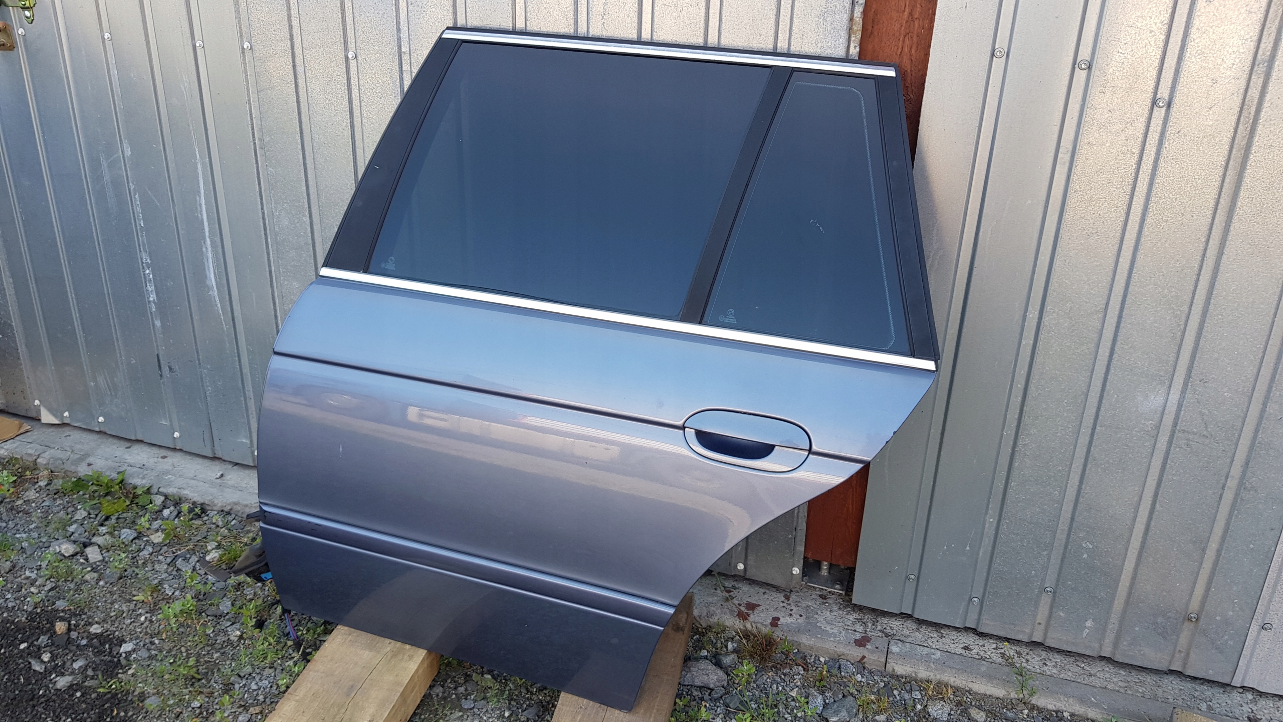 BMW E39 Tür links heck KOMBI STAHLBLAU