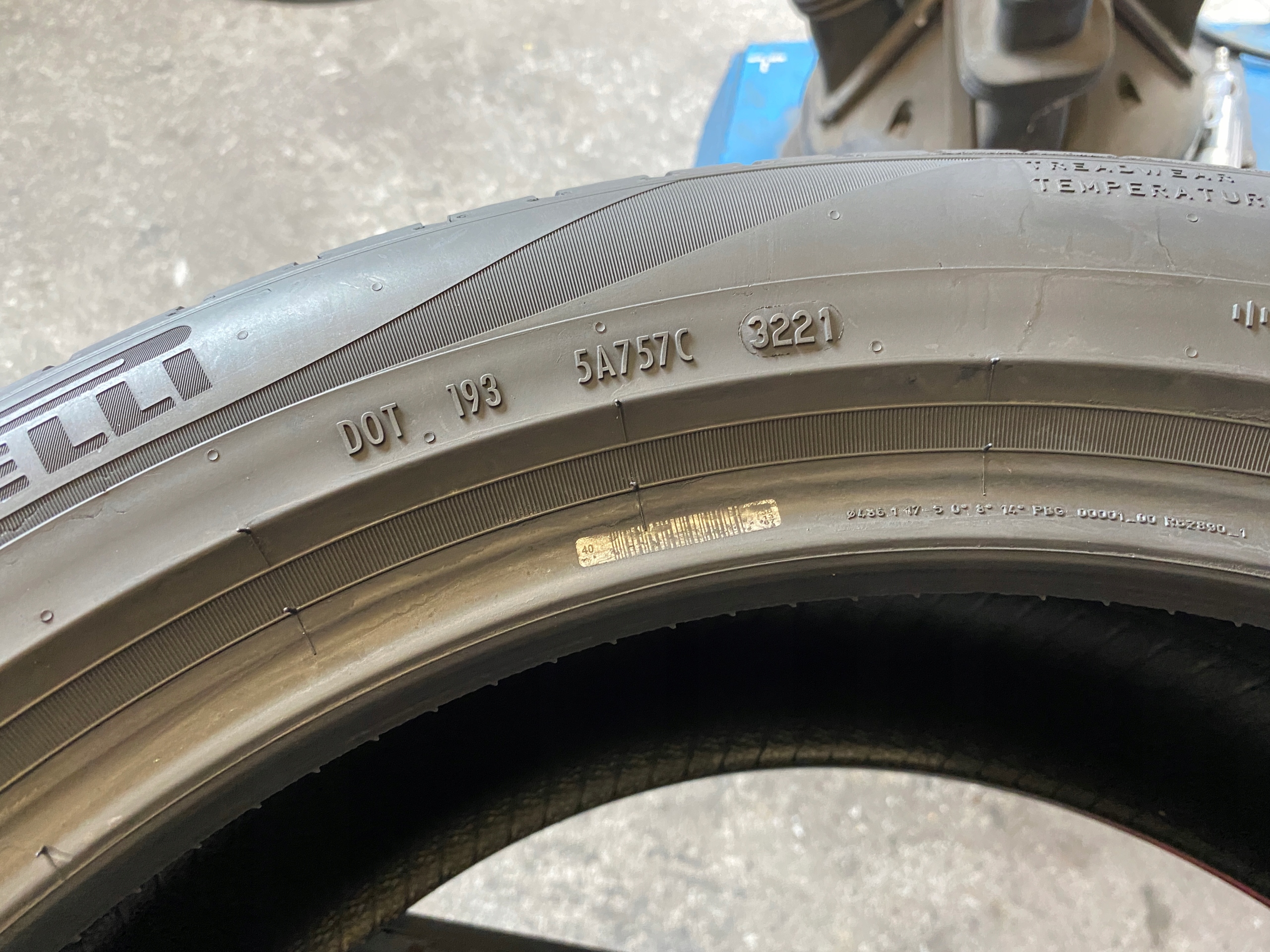 2 tyres summer Pirelli Scorpion 255/45R19 100 V SEAL 6mm