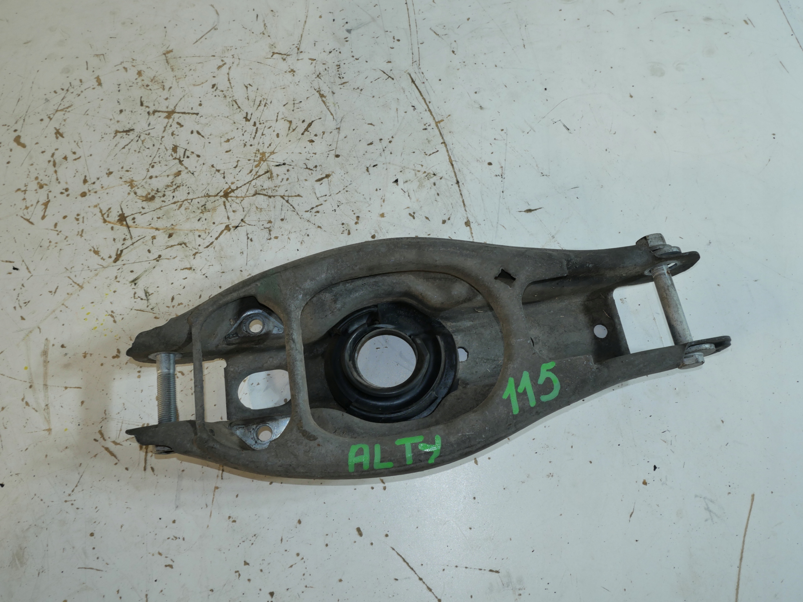 BMW 3 E92 arm rear part