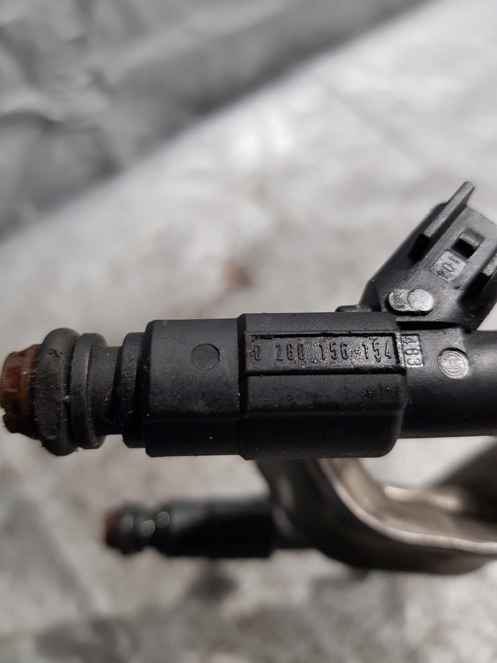 Rampe injection MAZDA 5 1.8 2.0 B 4M5G-9D280-FB LF6013150