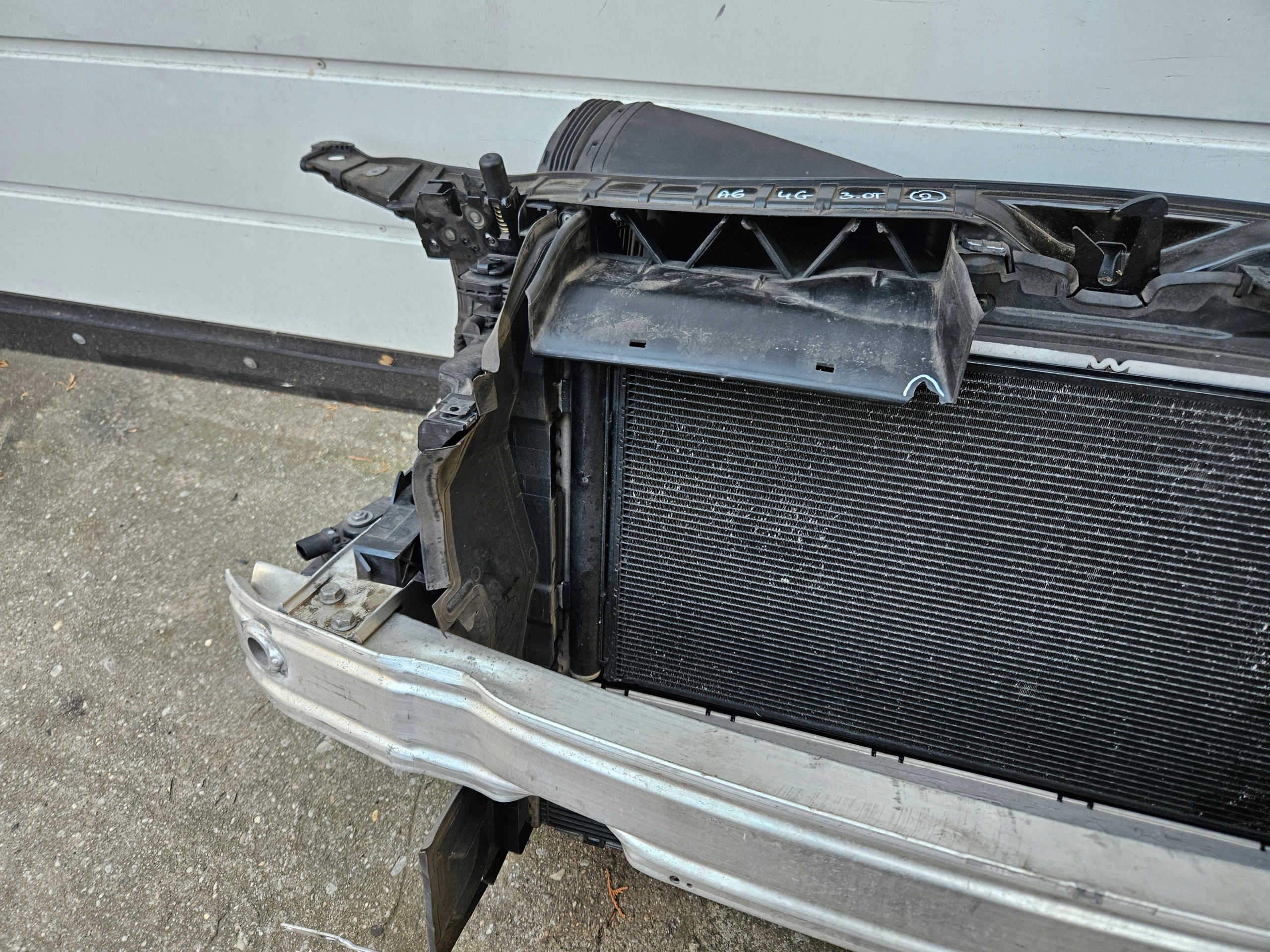 support panel for radiators radiator sider pillar iron AUDI A6 C7 4G 3.0 TFSI 3.0T