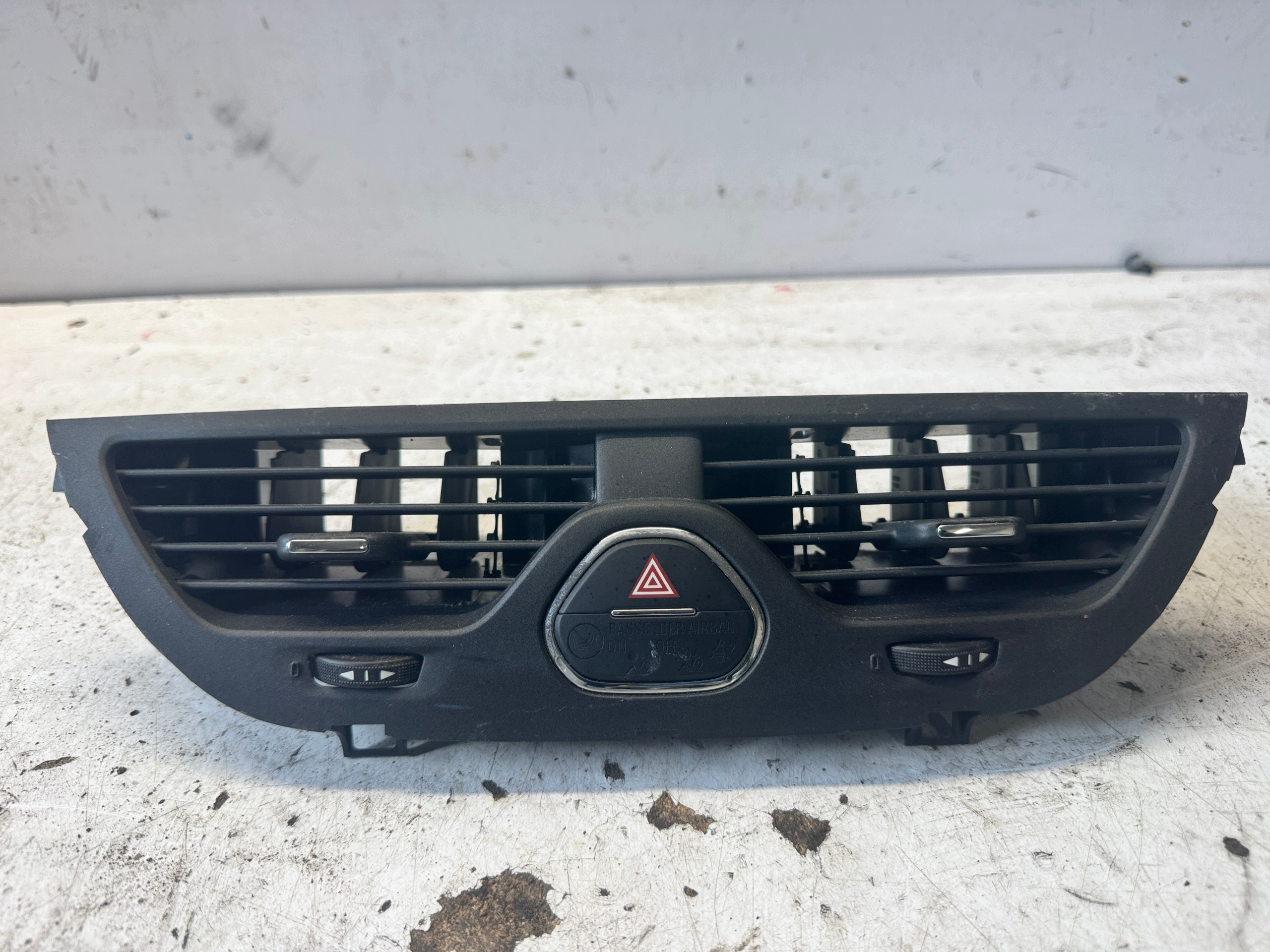 OPEL CORSA E central grid air conditioning devices W KONSOLE EUROPA 13384933