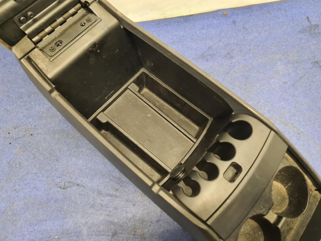 CHRYSLER 300C 3.0 тунель середина