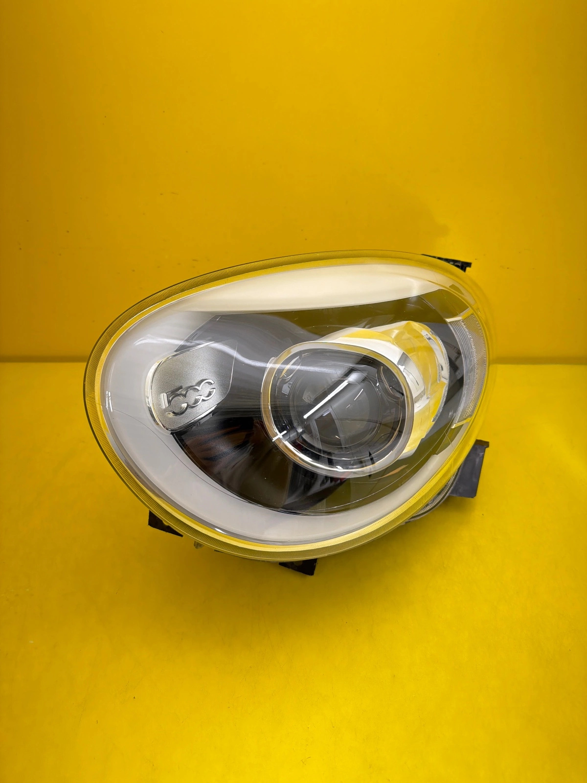 light left front Fiat 500X Xenon