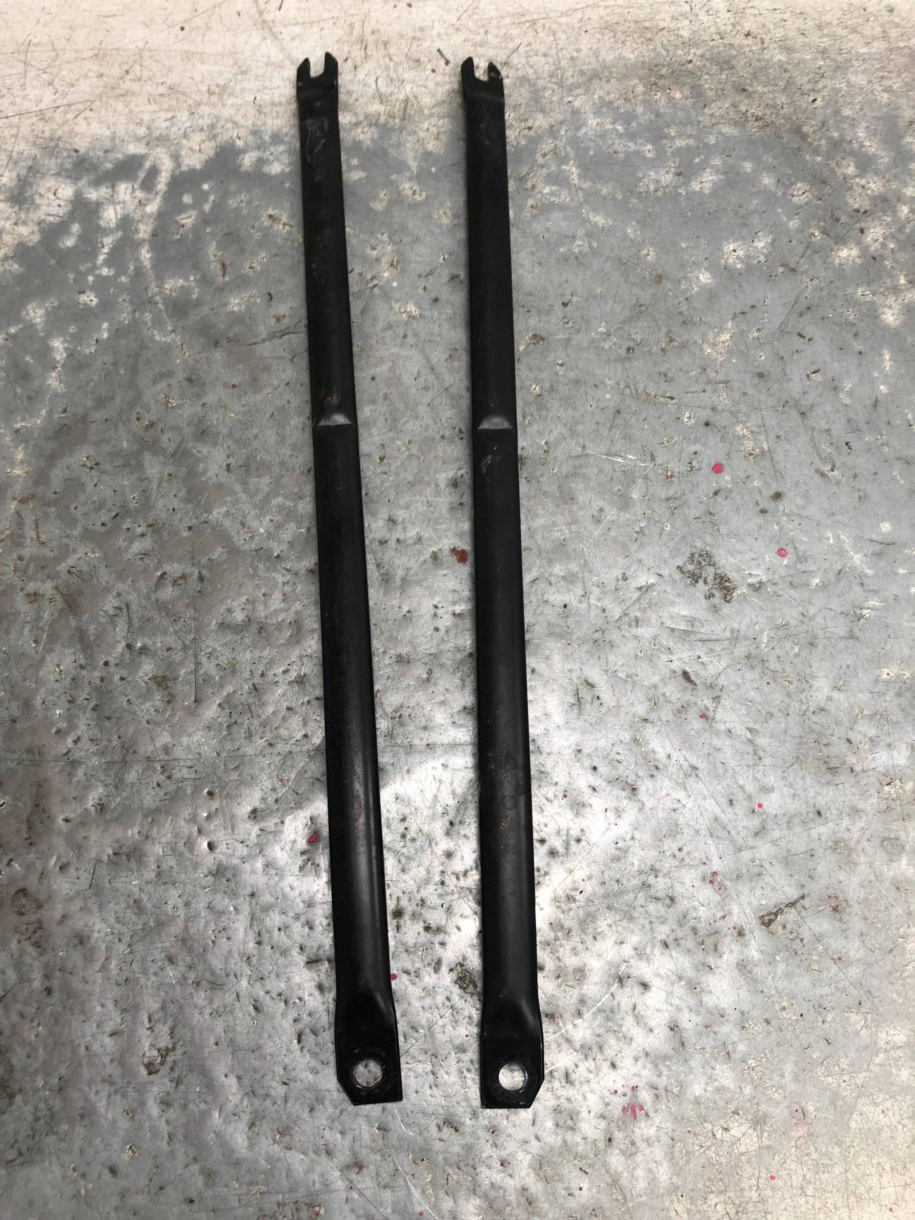 podpěra levá pravá BMW E90 646060282R 645060283L