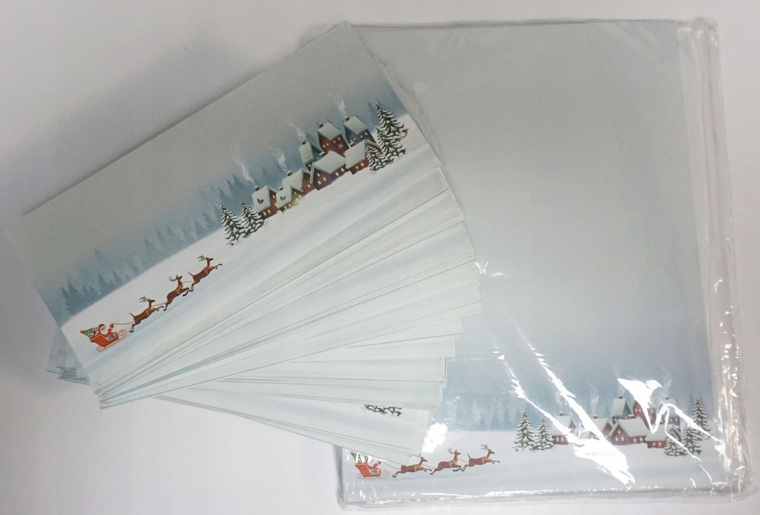 Velmi pěkný vánoční papír s obálkami a 96 kusů dopisů pro Mikuláše