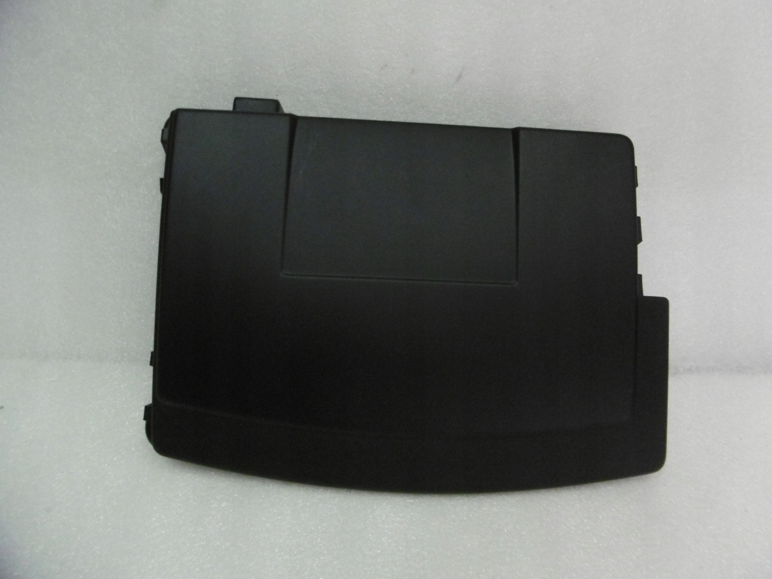 244971443R - RENAULT CLIO IV, CAPTUR-левая крышка аккумулятора