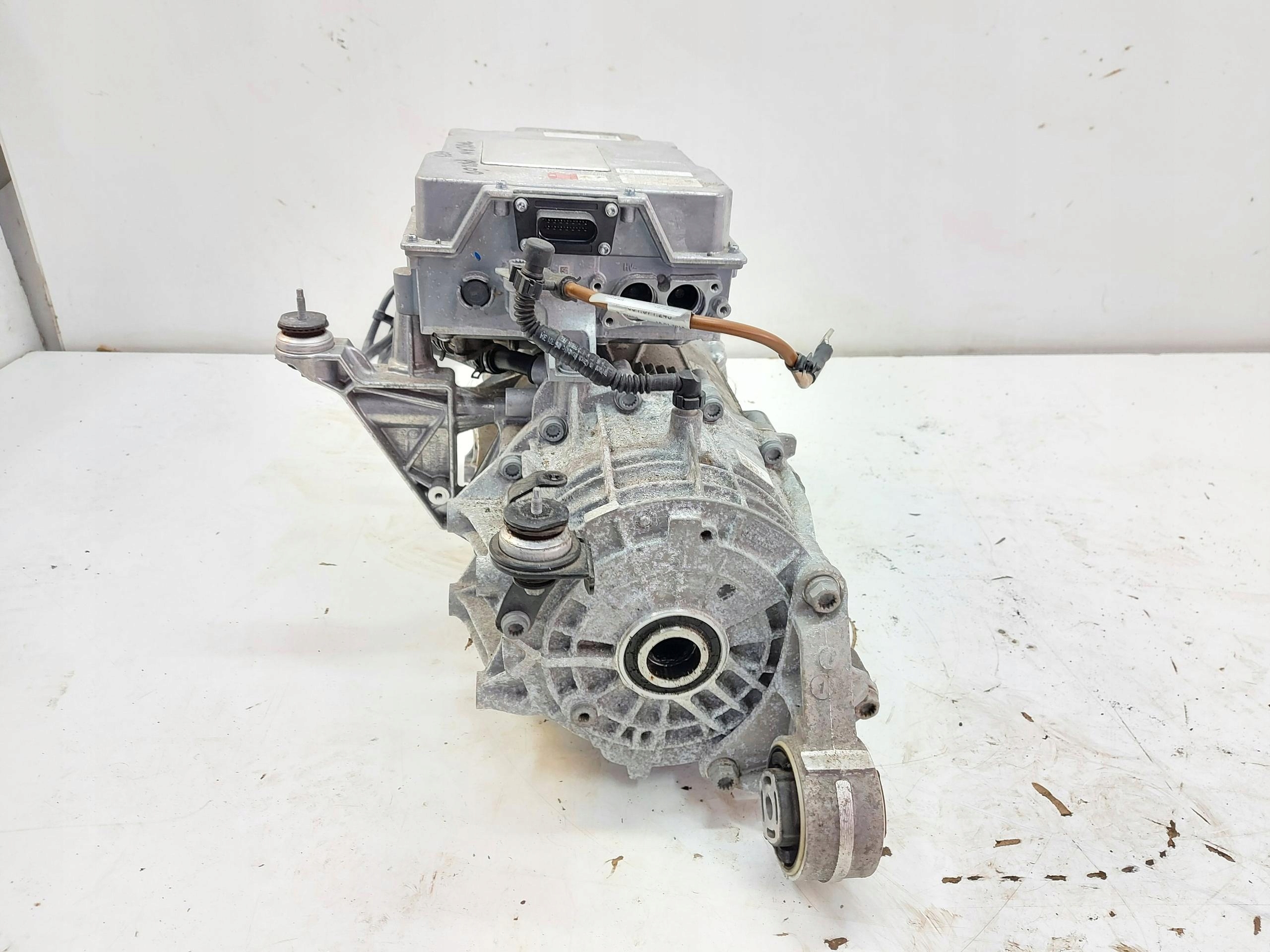 Porsche Taycan GTS 9J1 2023r engine electrical front 9J1901131E