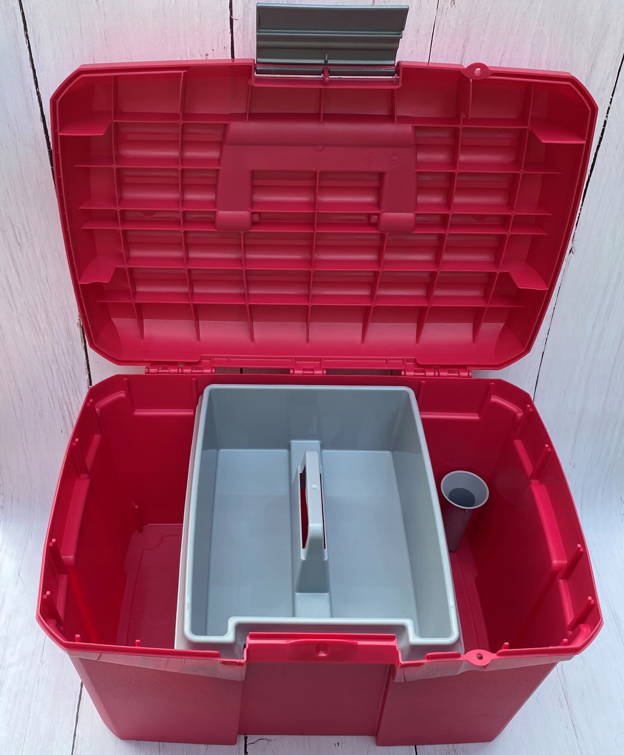 ZESTAW SZCZOTEK DLA KONIA KONI 9-ELEMENTOWY ZE SKRZYNKĄ LUX EAN (GTIN) 5904365722490