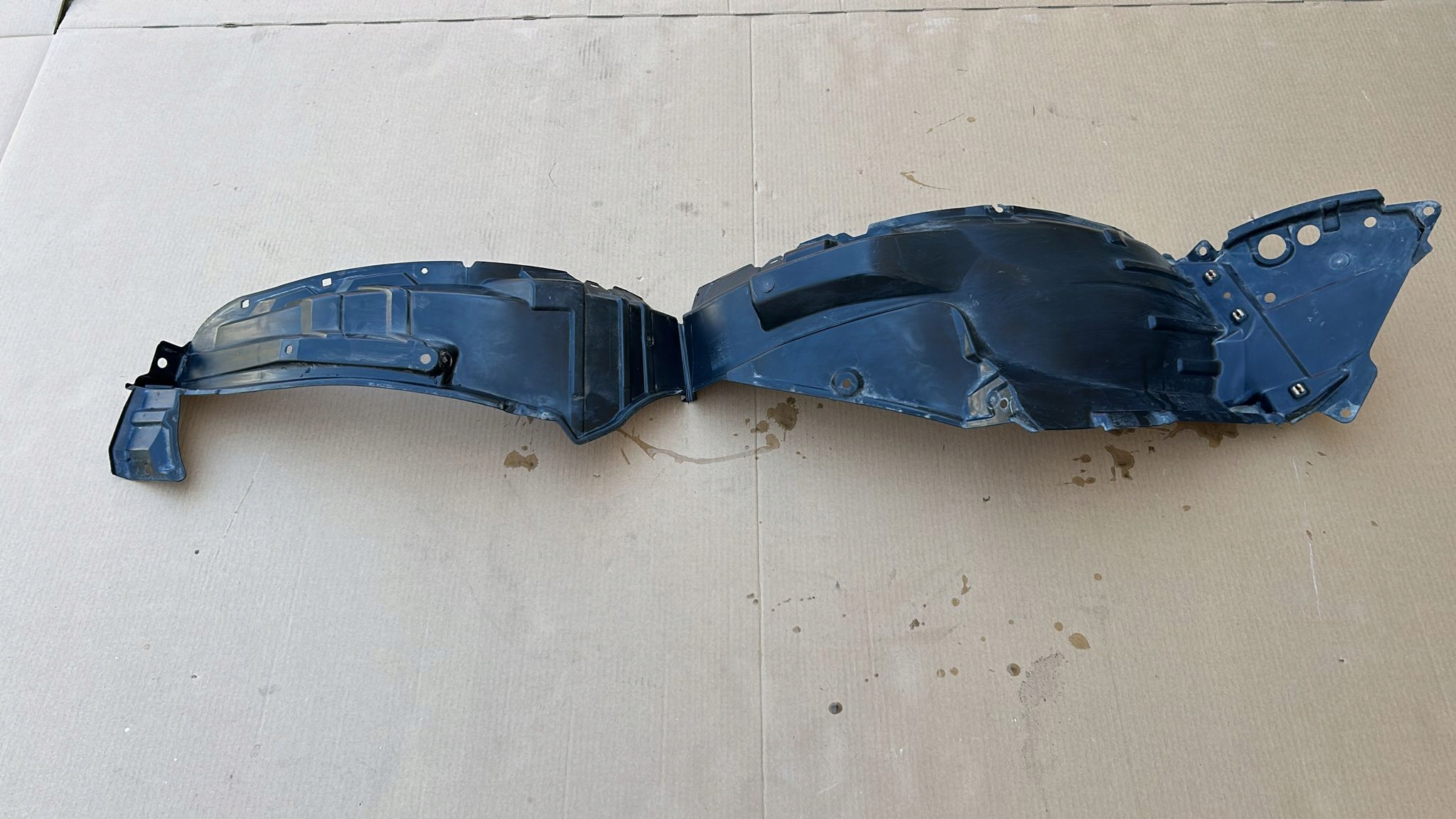 mudguard left left front front TOYOTA AURIS II 12-18