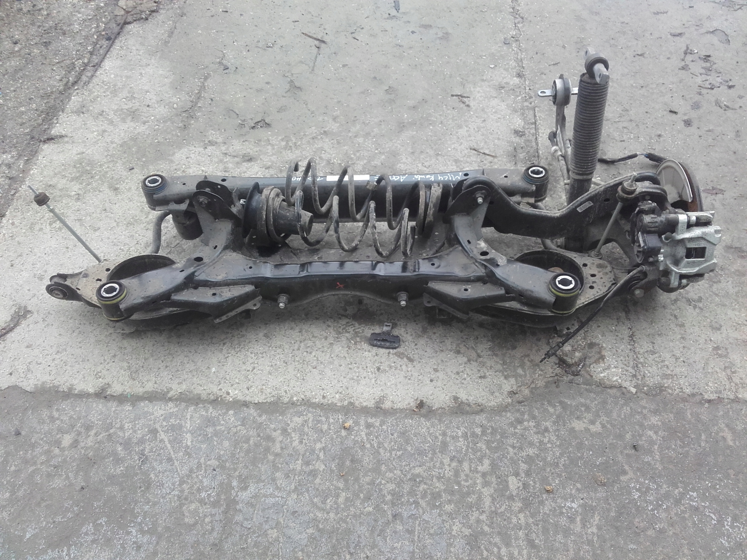 FORD FOCUS MK4 ZAWIESZENIE TYŁ KOMBI ACTIVE Typ samochodu Samochody osobowe