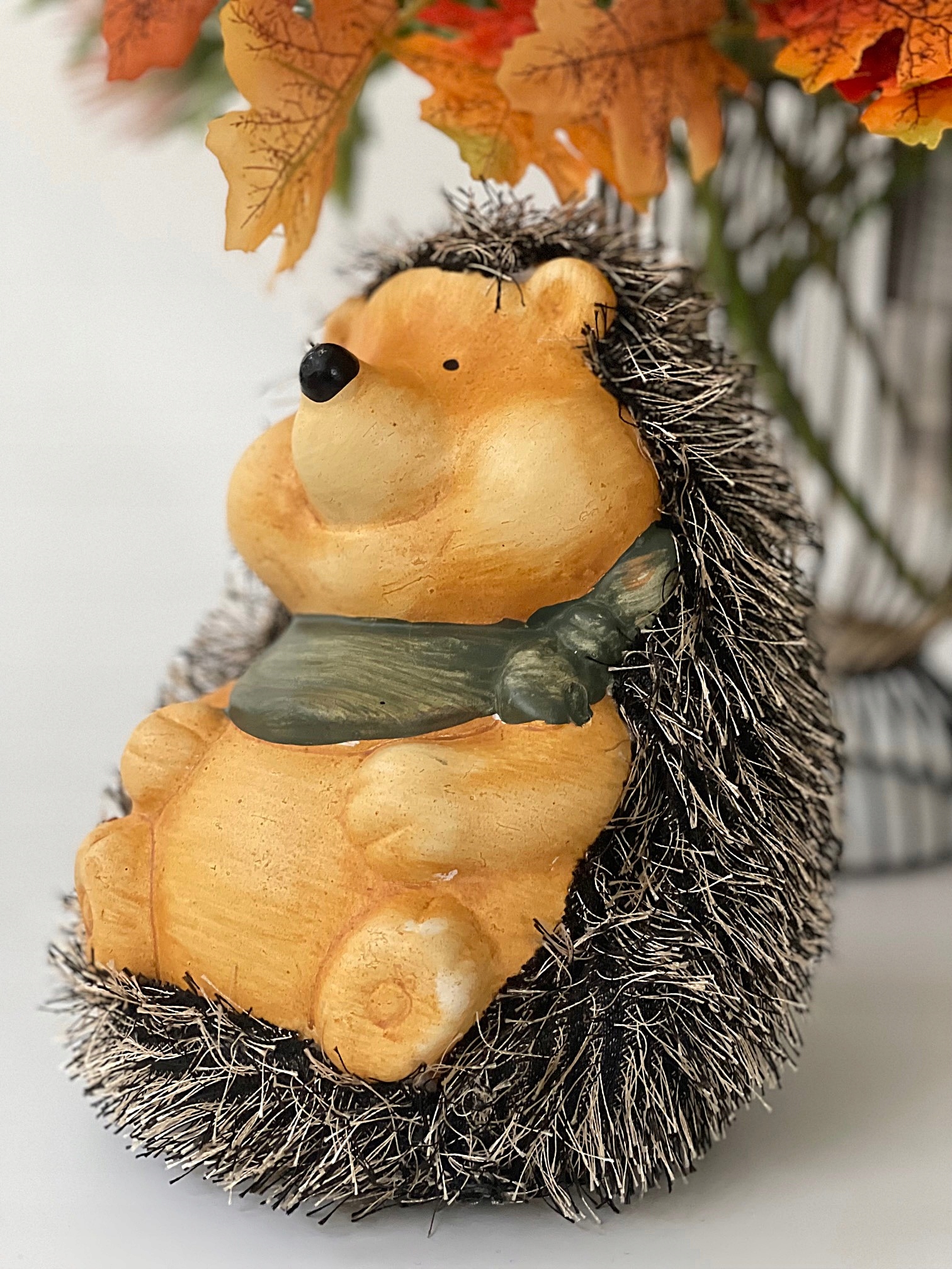 JESIENNA FIGURKA DEKORACYJNA JEŻ JEŻYK JESIEŃ N Kolor wielokolorowy