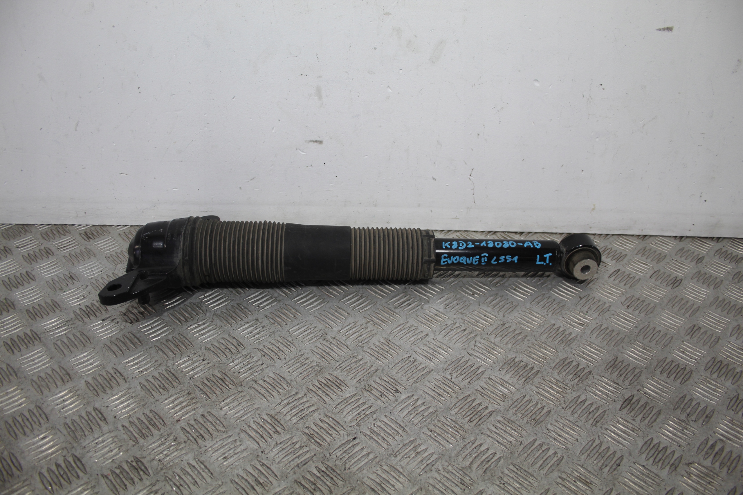 shock absorber left rear part EVOQUE II 2 L551