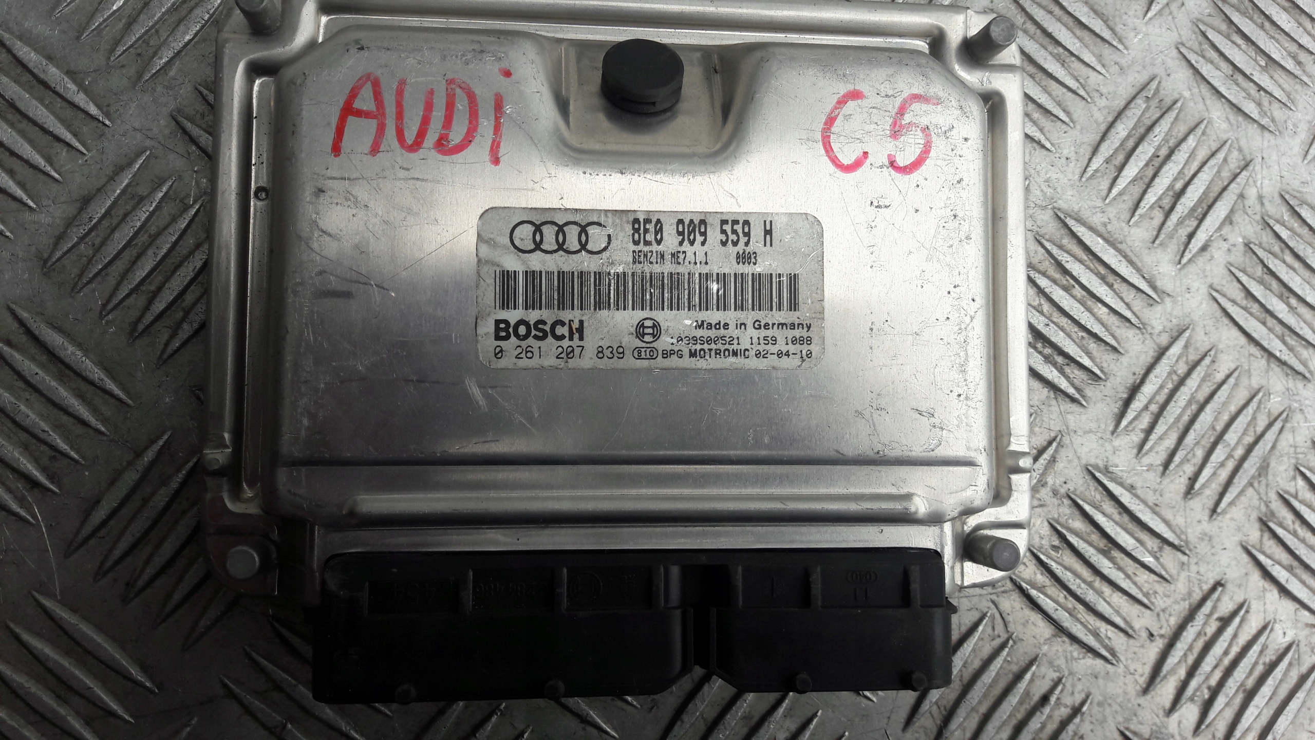 AUDI A6 C5 computer control unit of the engine ASN 3.0 8E0909559H