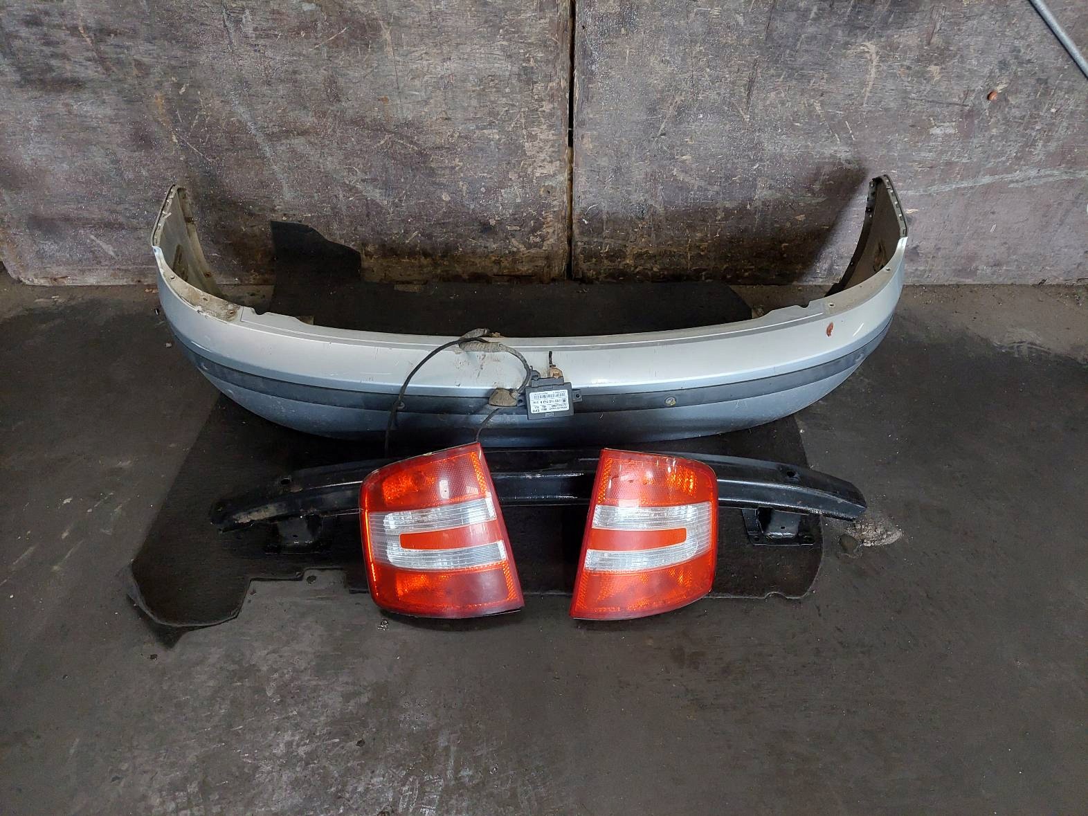 bumper rear part + lights + sider + module PDC SKODA FABIA and LIFT LA7W