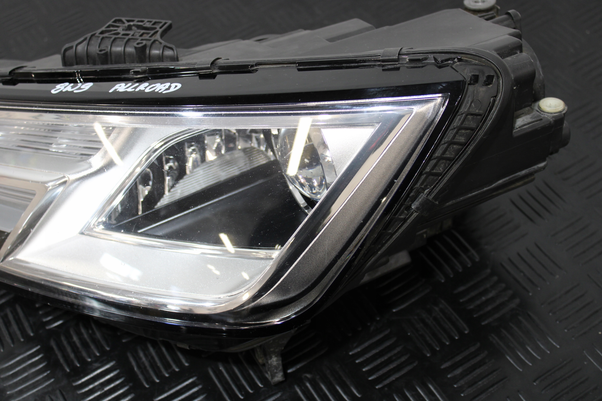 light lights front led 8W0941006 8W0941005 AUDI A4 B9 8W0 8W9 ALLROAD