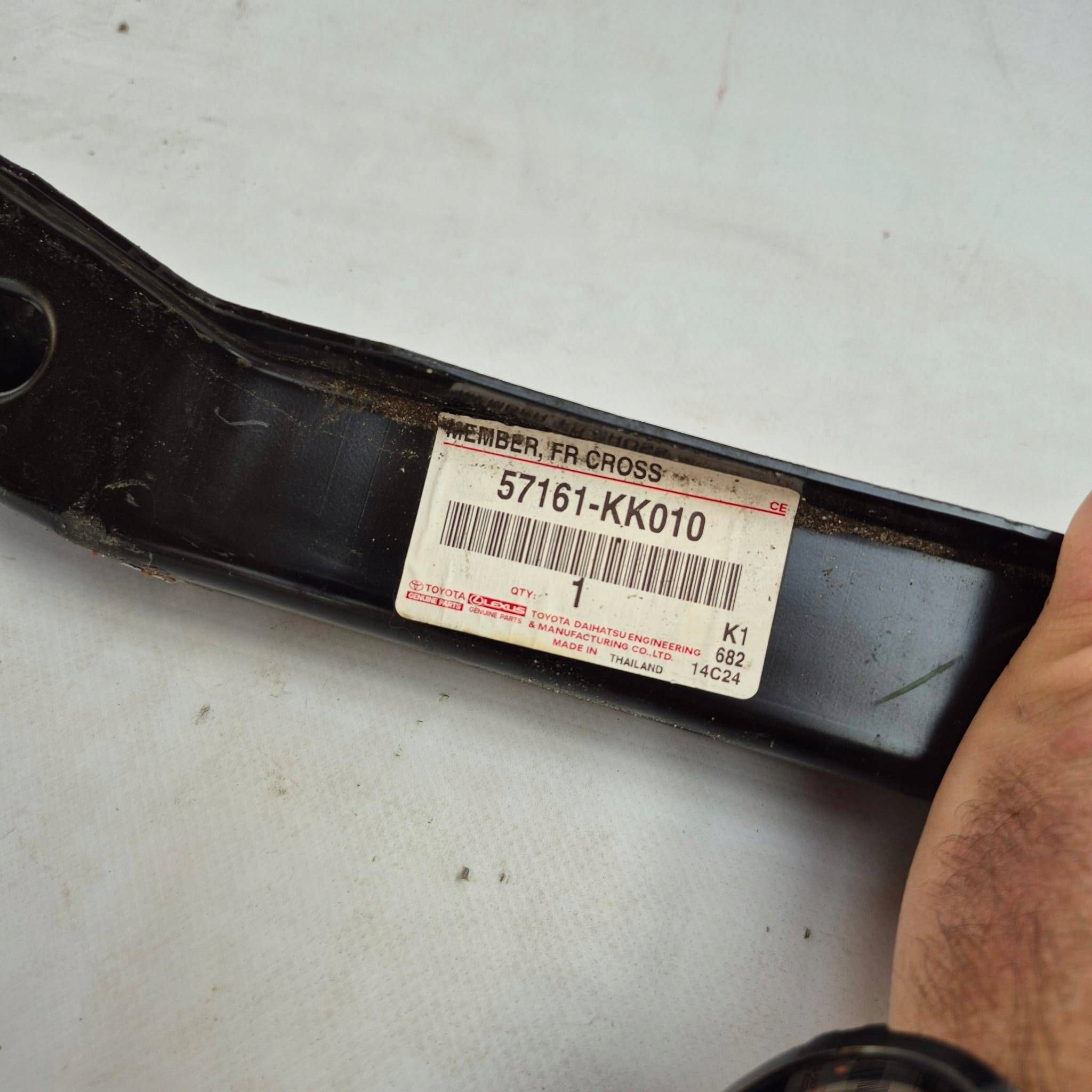 TOYOTA HILUX VIII 15- bumper support front front 57161KK010