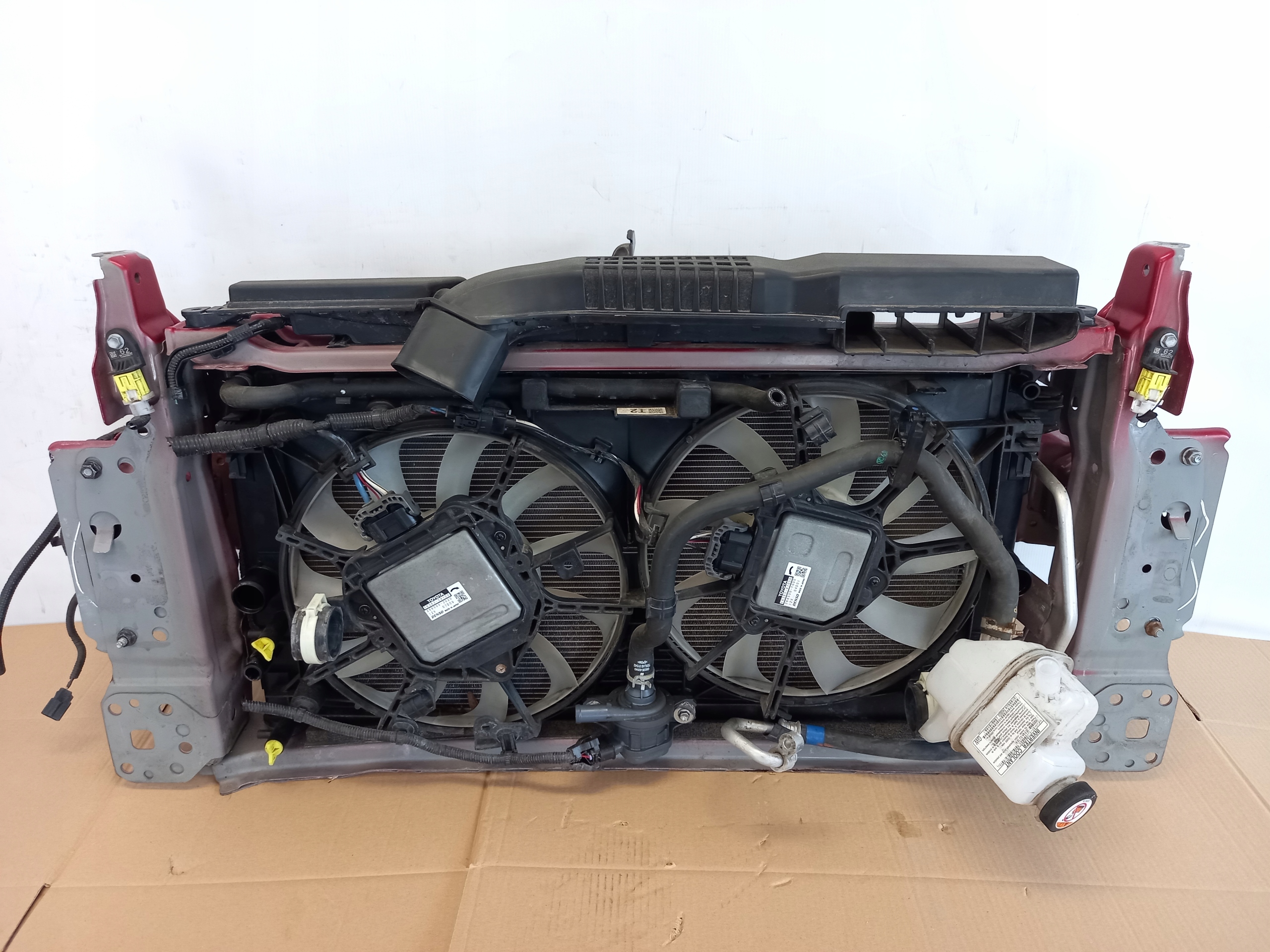 PAS PRZEDNI BELKA KOMPLET CHŁODNIC TOYOTA COROLLA E21 2.0 HYBRID 2019- Typ samochodu 4x4/SUV Samochody osobowe