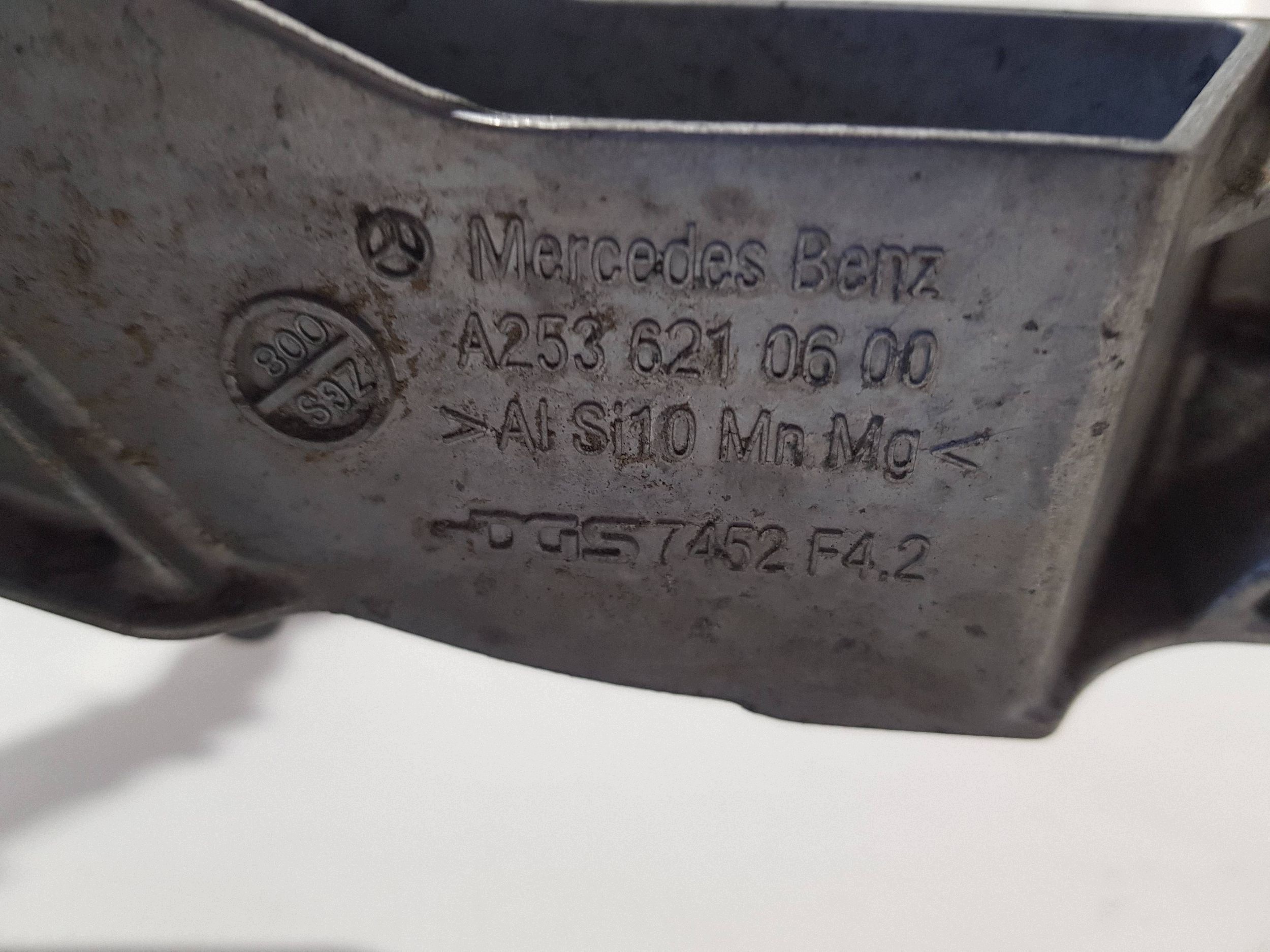 MERCEDES W213 E-KLASA OKULAR supports pillar iron left console