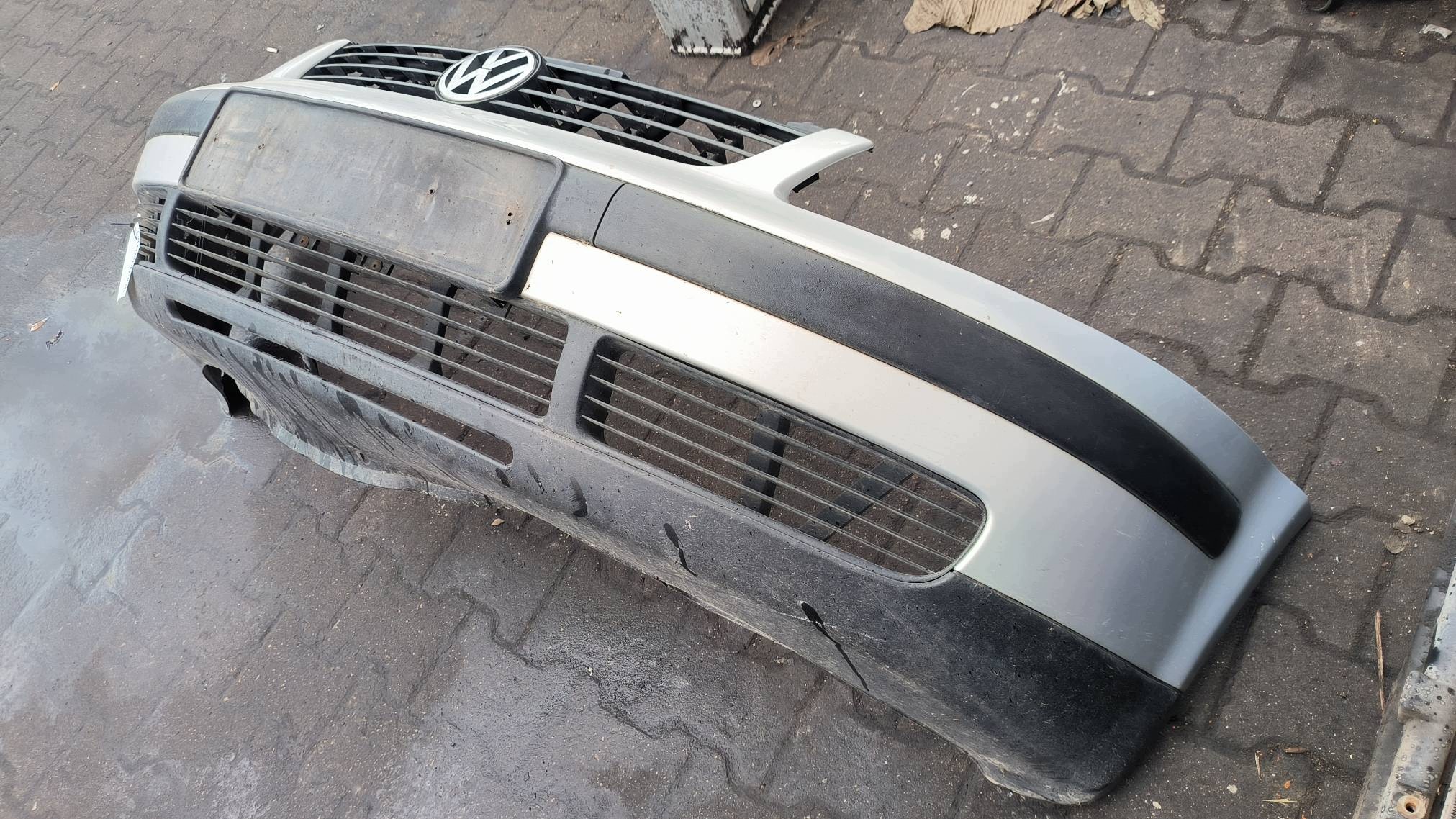 bumper front VOLKSWAGEN PASSAT B5