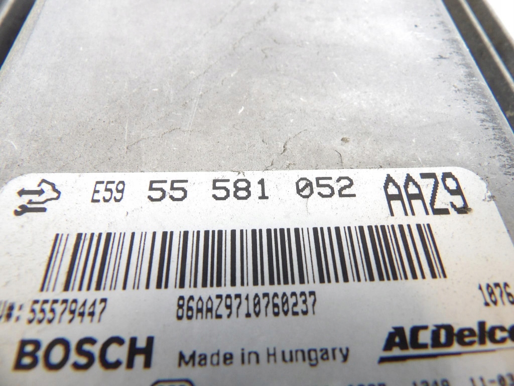 OPEL ASTRA J 1.3CDTI control unit of the engine 55581052