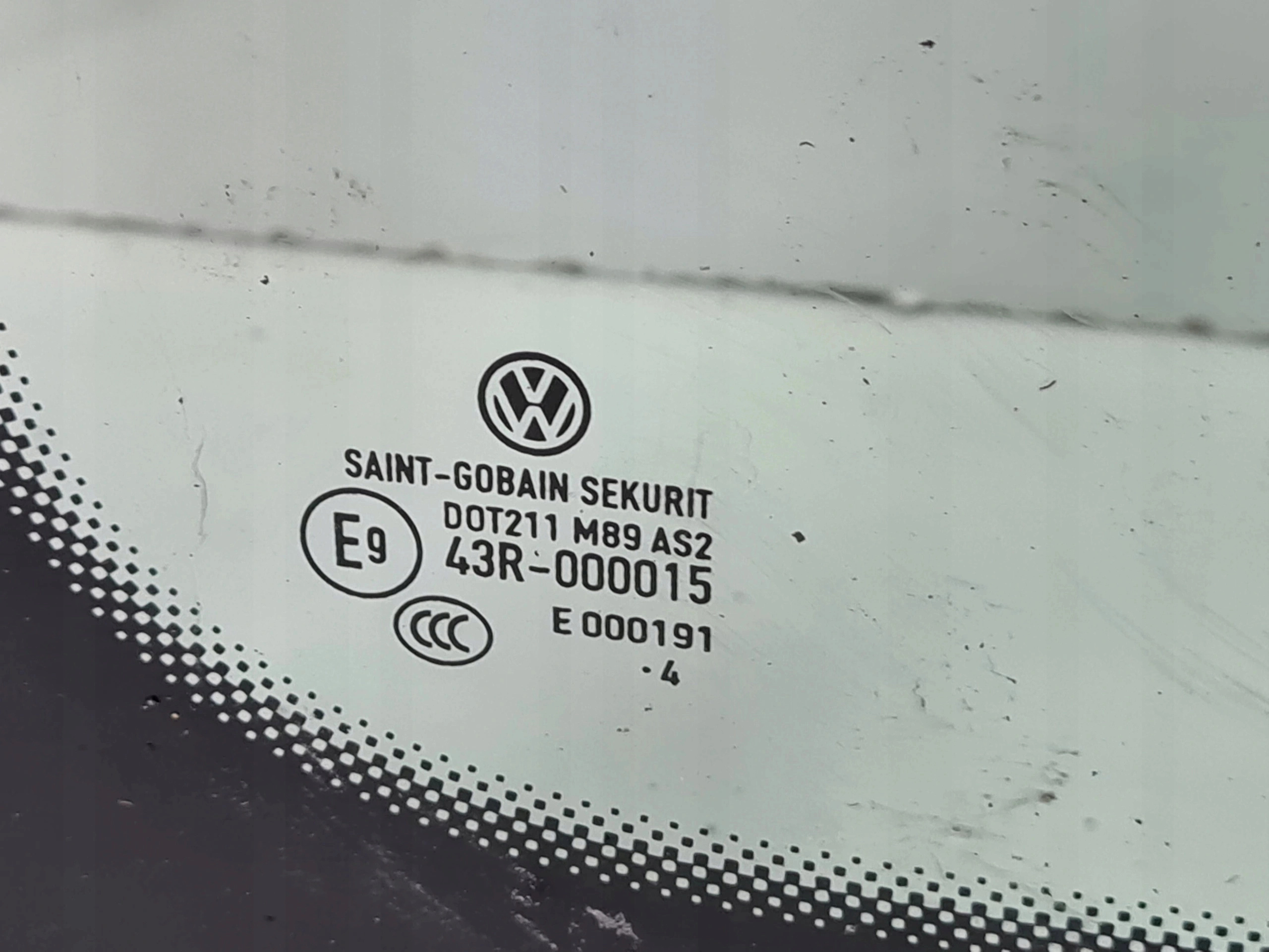 VW T5 LIFT KRÓTKI szyba karoseryjna prawy tył Numer katalogowy części VW T5 LIFT KRÓTKI szyba karoseryjna prawy tył