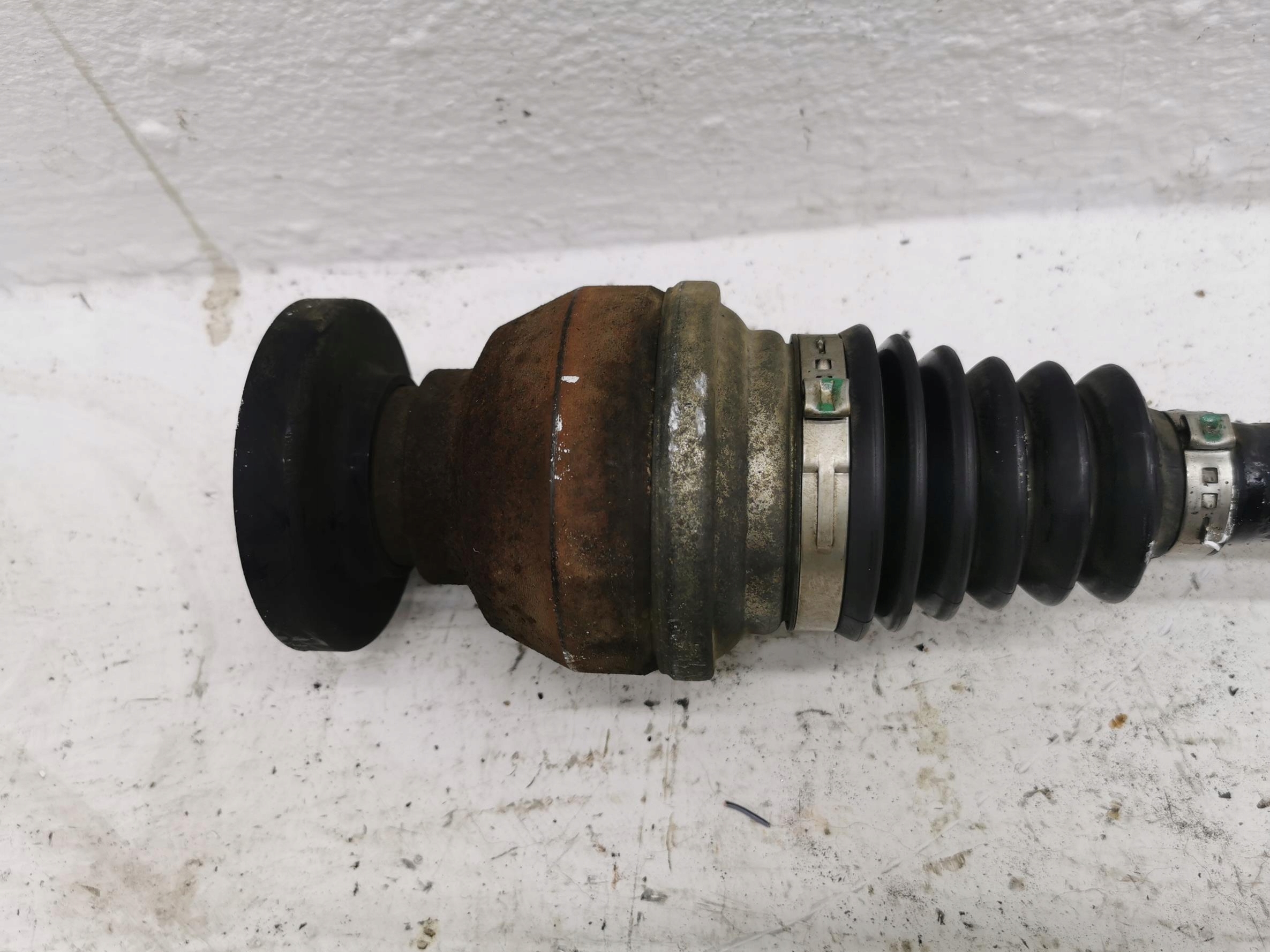 semi-axis front left VW TIGUAN and LIFT 5N0407763A