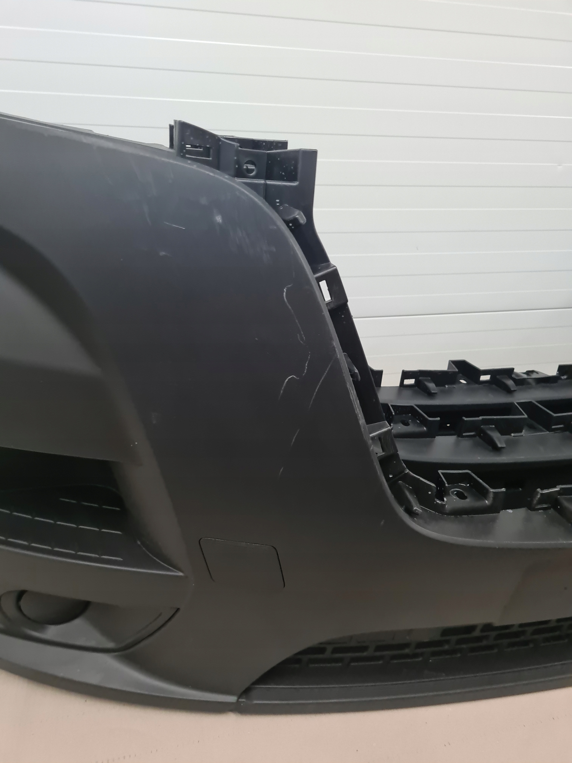 бампер передний renault мастер IV 620228205R
