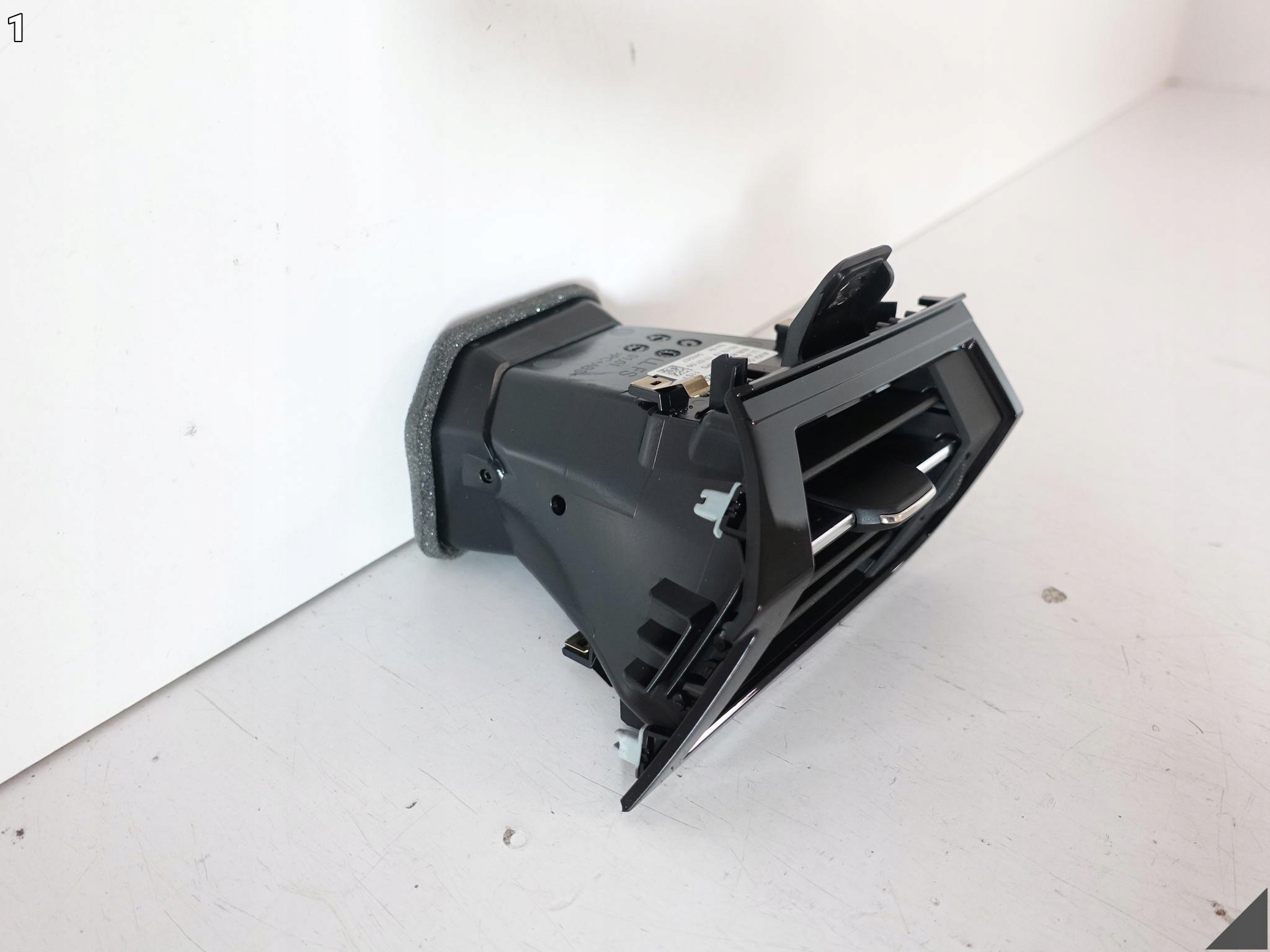 AUDI Q3 83A 83B F3 18-25 grid air conditioning devices dashboard instrument panel left EU 6PS