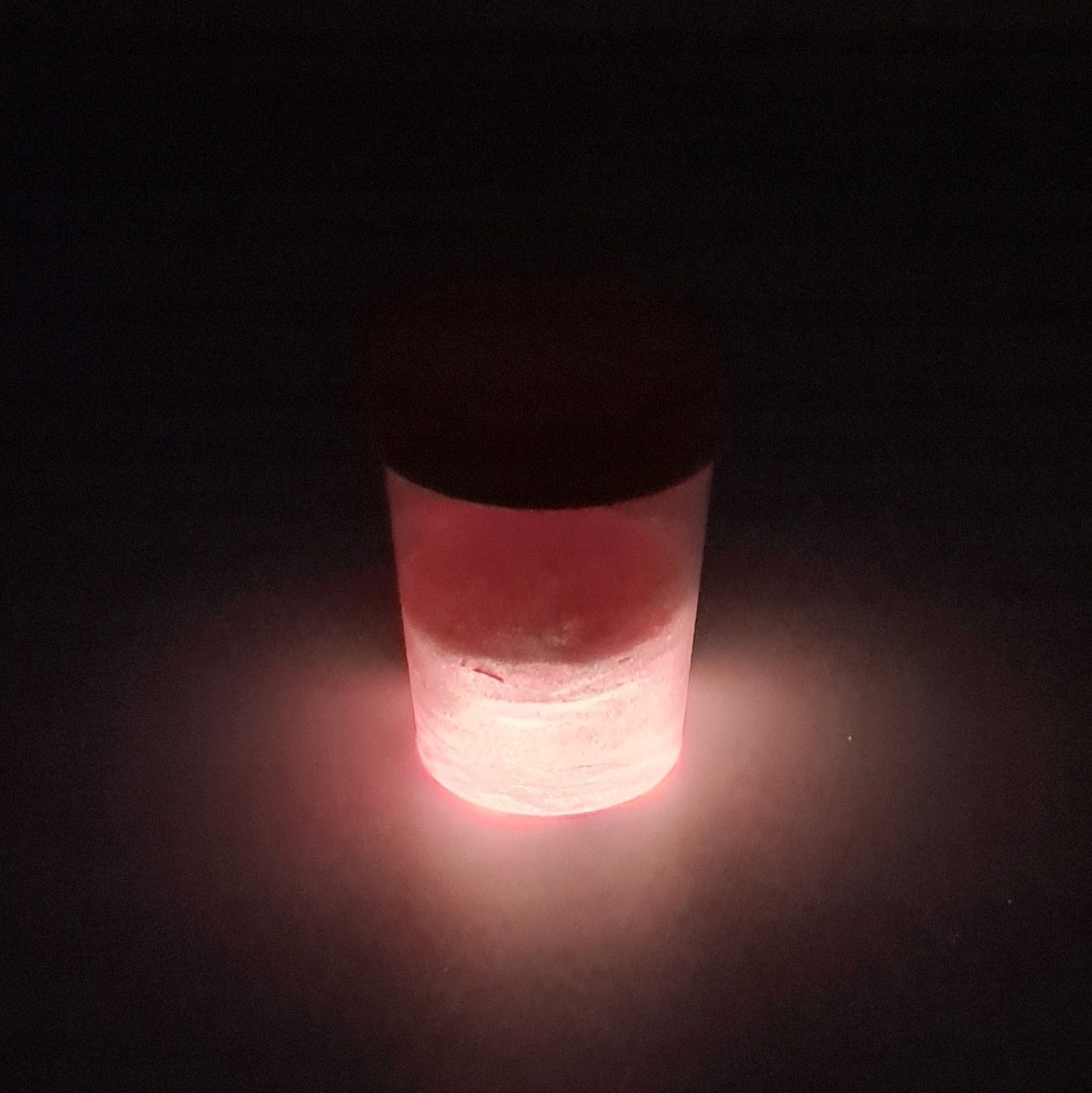 Farba proszkowa luminescencyjna – świecąca różowa 40g