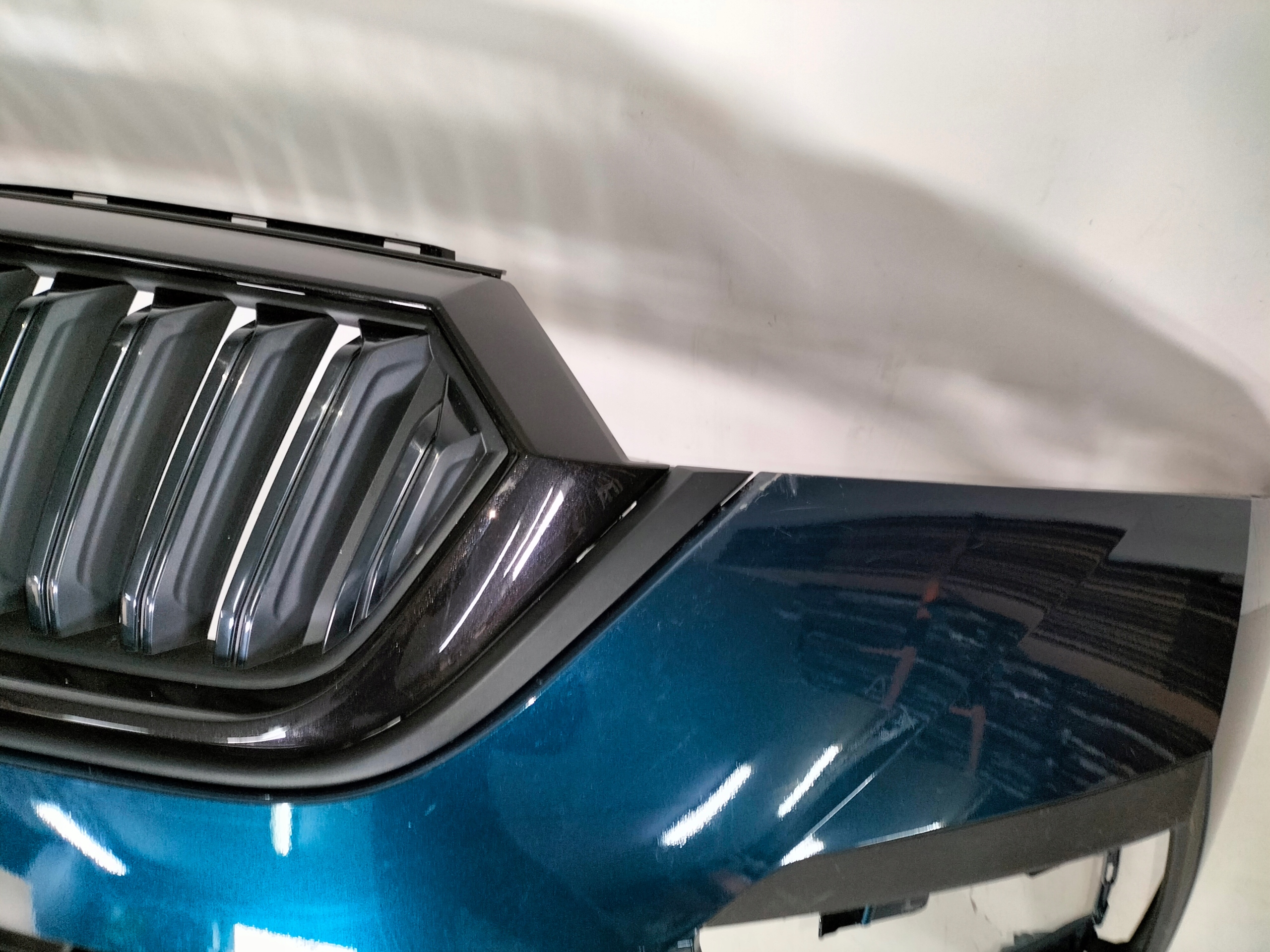 FRONTSTOSSSTANGE VORNE SKODA OCTAVIA 4 IV 19