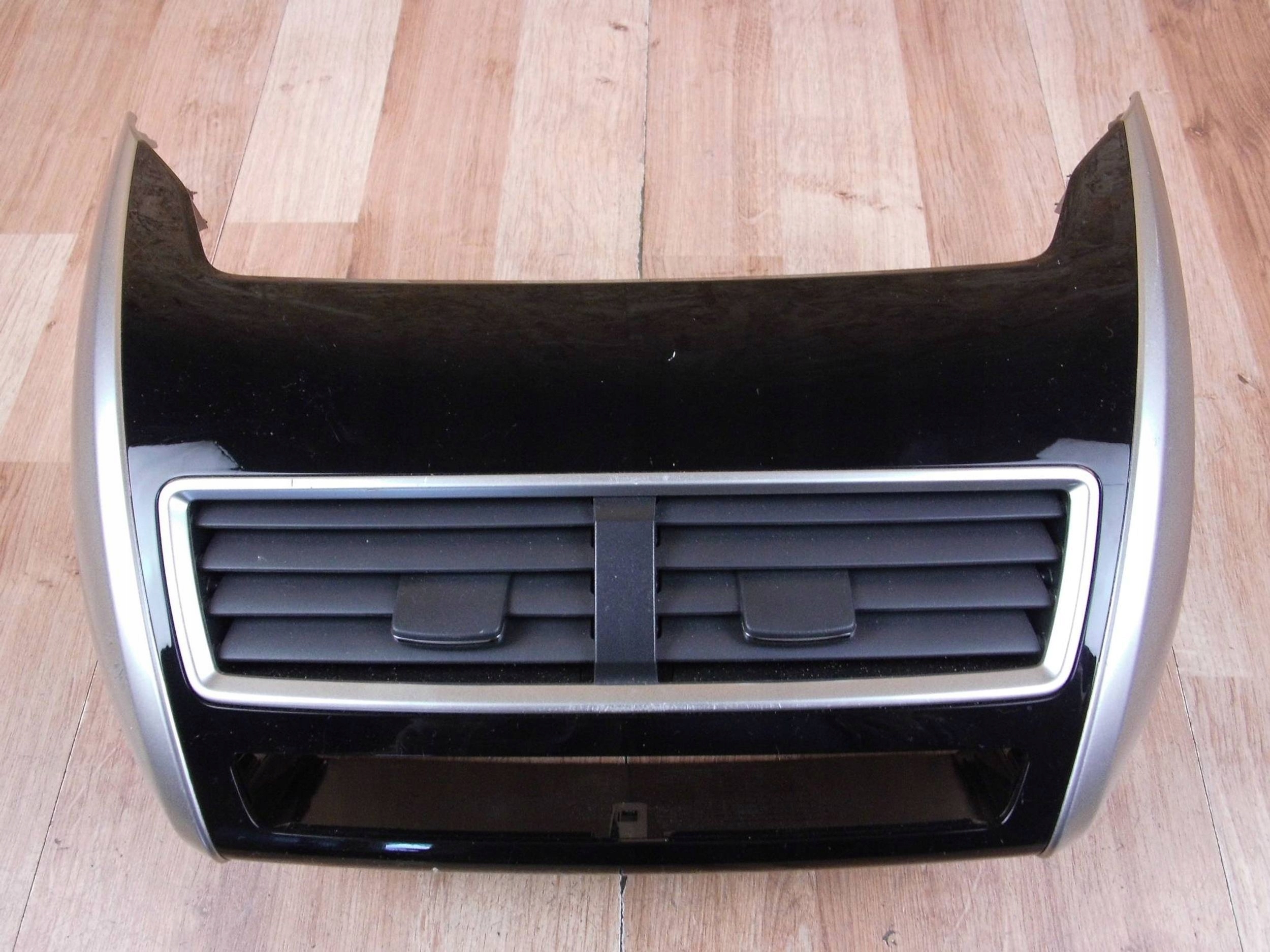 Mitsubishi Eclipse Cross 18+ kratki de couverture du tableau de bord Couverture Châssis kokpitu