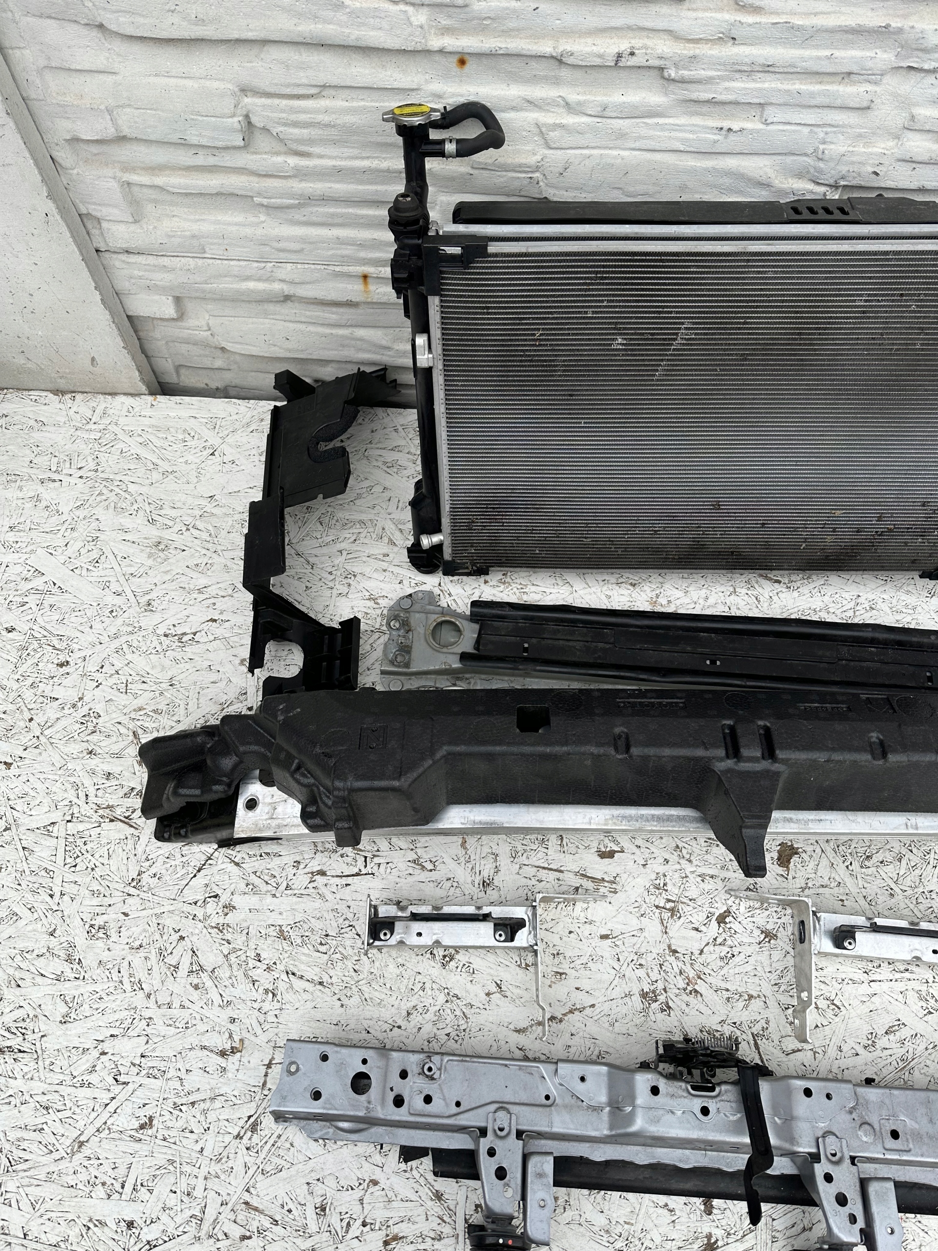 RAV4 V PAS PRZEDNI KOMPLETNY 2,0B BELKA CHŁODNICA Numer katalogowy części RAV4 V PAS PRZEDNI KOMPLETNY 2,0B BELKA CHŁODNICA