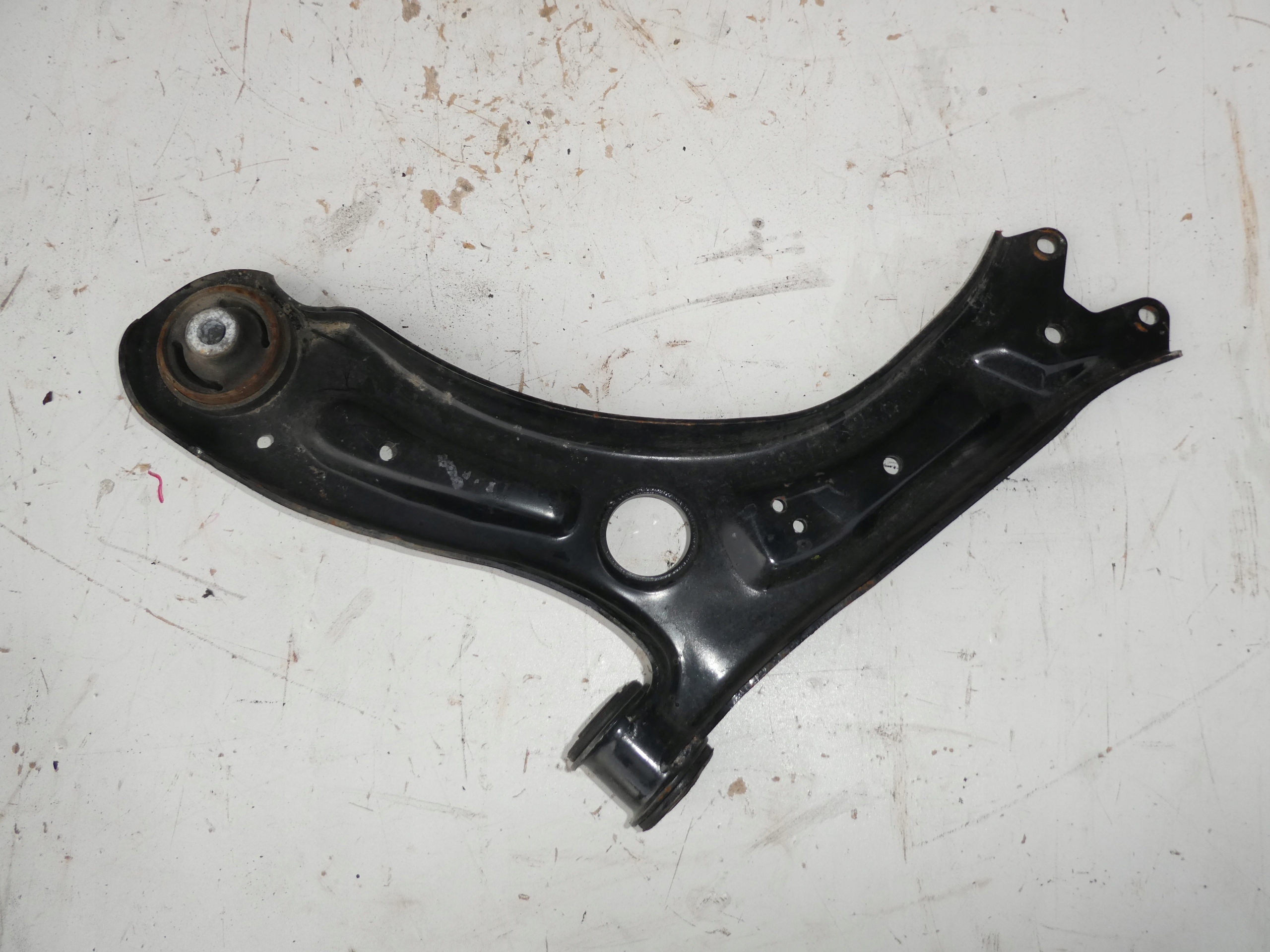 arm front VW JETTA 5C