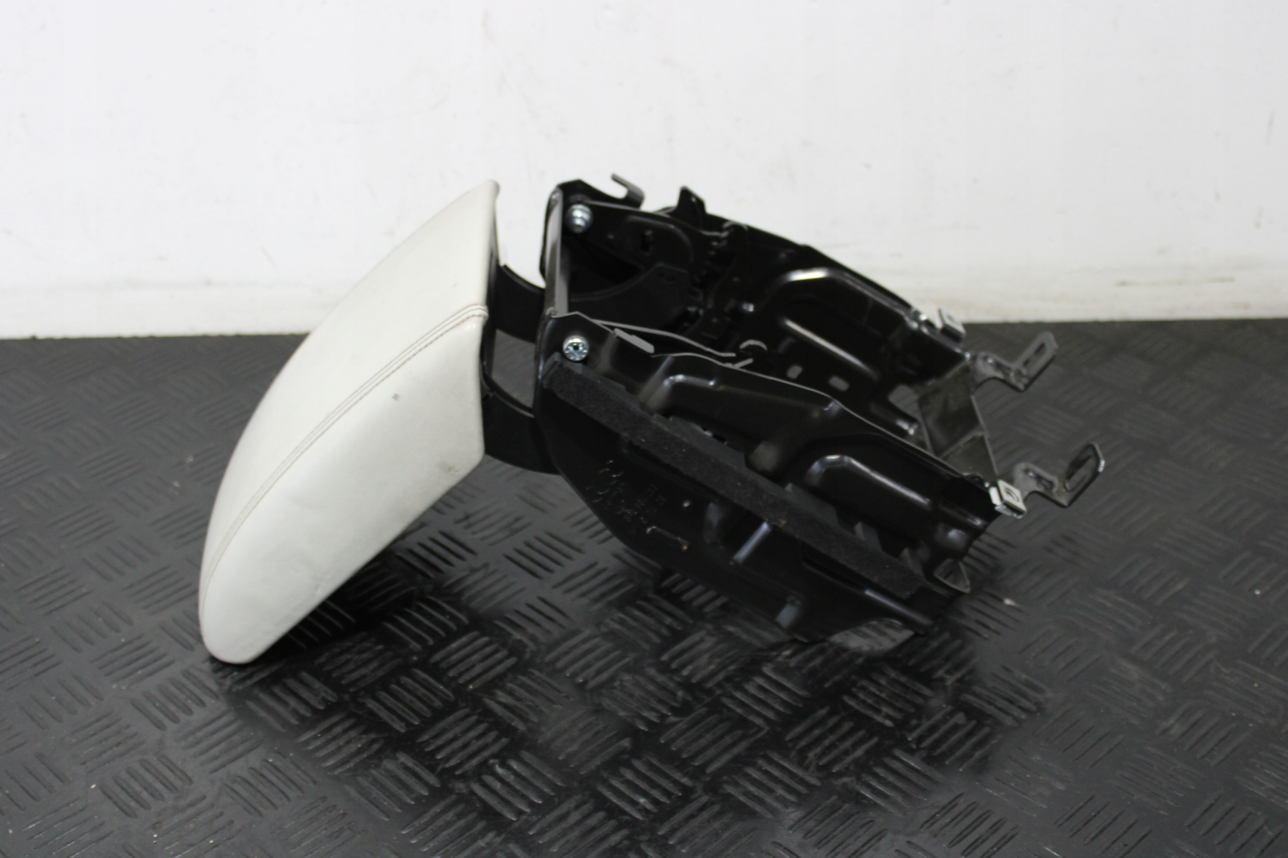 BRACCIOLO AUDI Q5 8R 8R0 8R0864283A