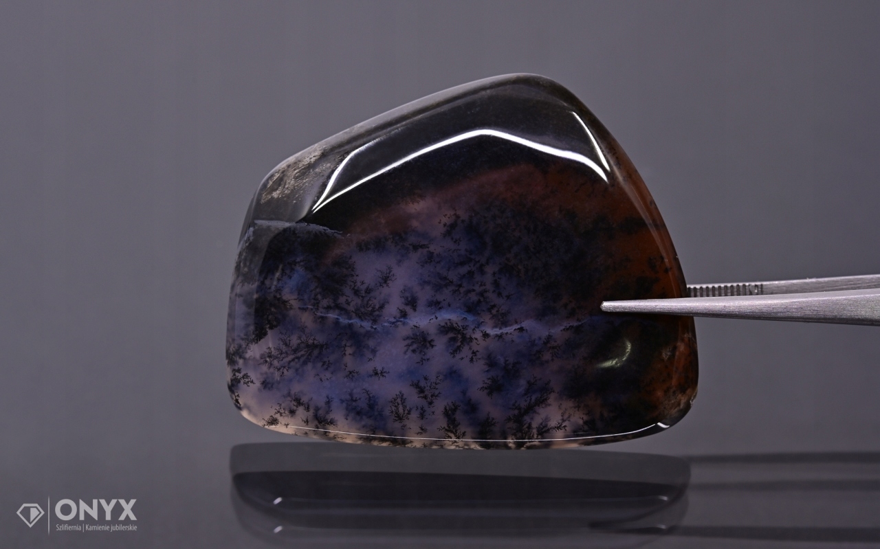 Dendritový achát z Kazachstánu kabošon nepravidelný