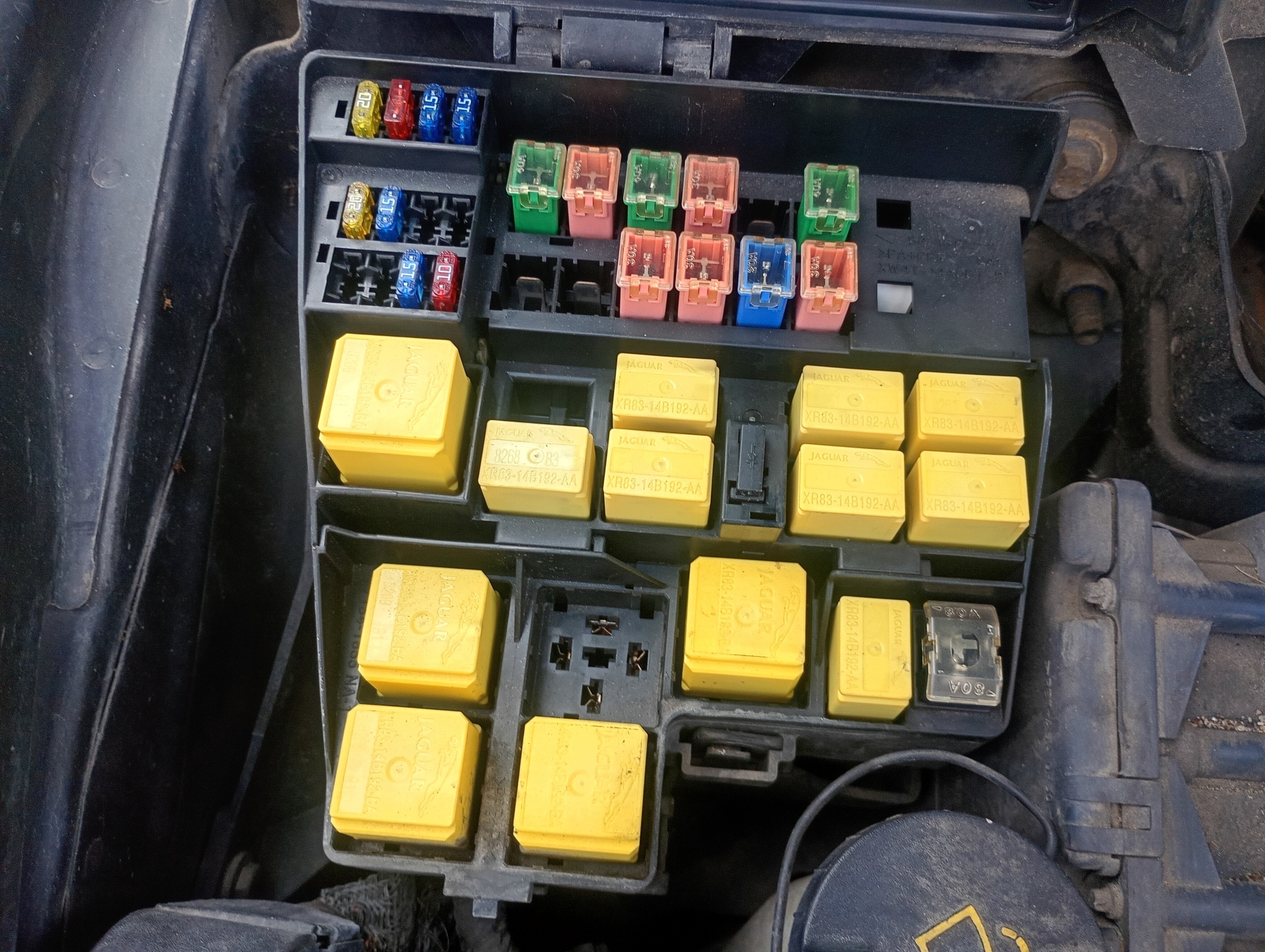 fuse box Jaguar S-Type 2 II 99-02 4.0 V8