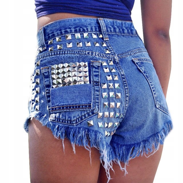 

D14 Krótkie jeansowe spodenki z ćwiekami - XL