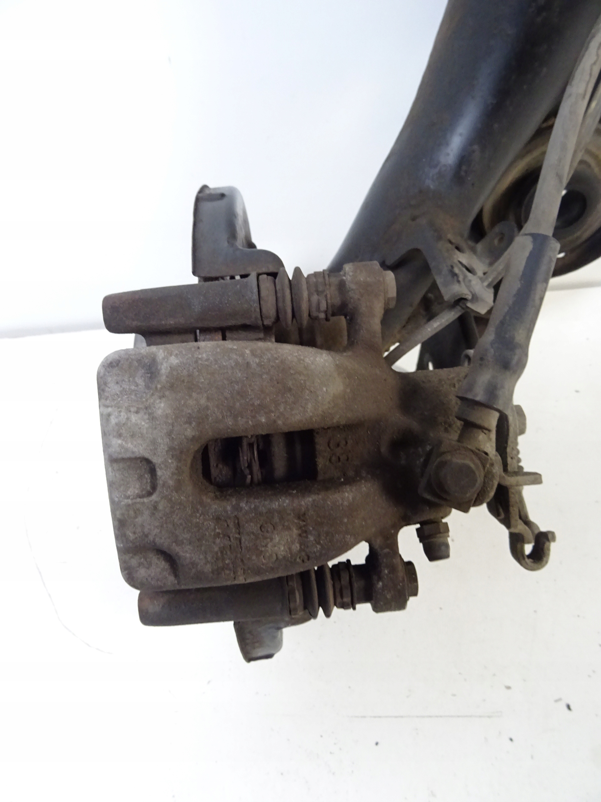 SEAT LEON III 3 KOMBI 1.6 TDI BELKA ZAWIESZENIA TYŁ TARCZE 2012-2020 Wersja Europejska