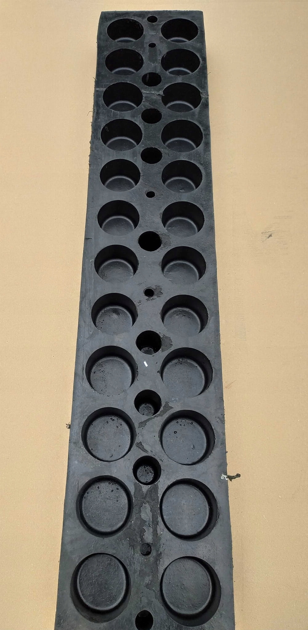 Odboje gumowe do ramp przeładunkowych 85/200/1000mm Waga produktu z opakowaniem jednostkowym 15 kg