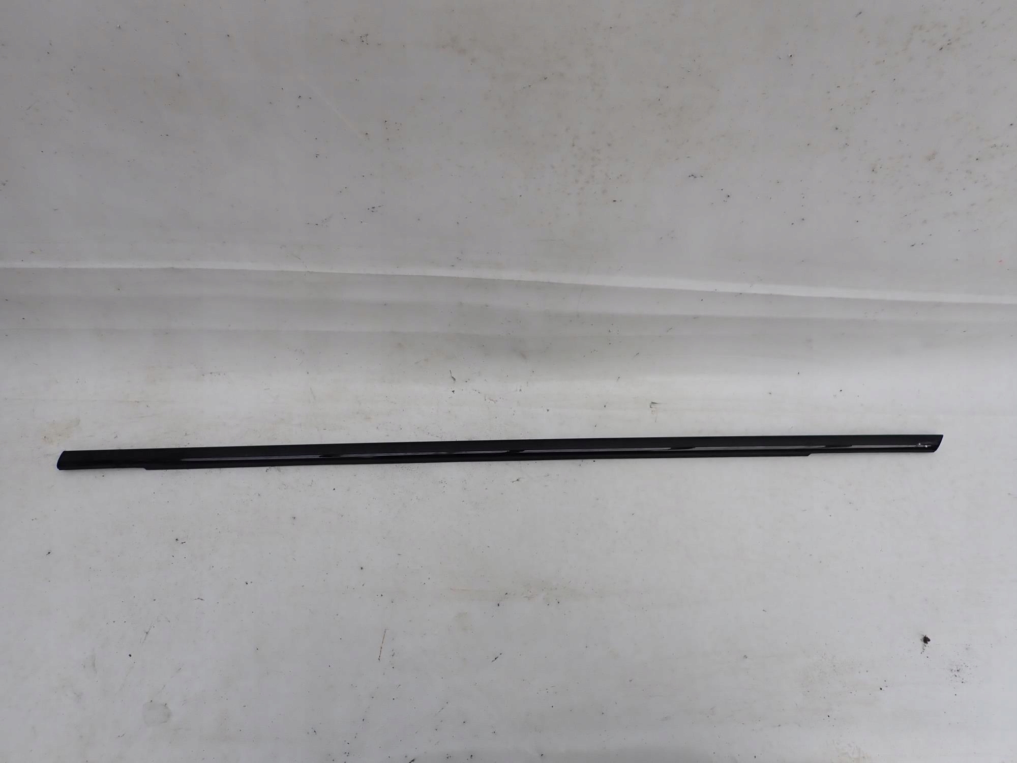 VOLVO XC40 17-> moulding dust door left front