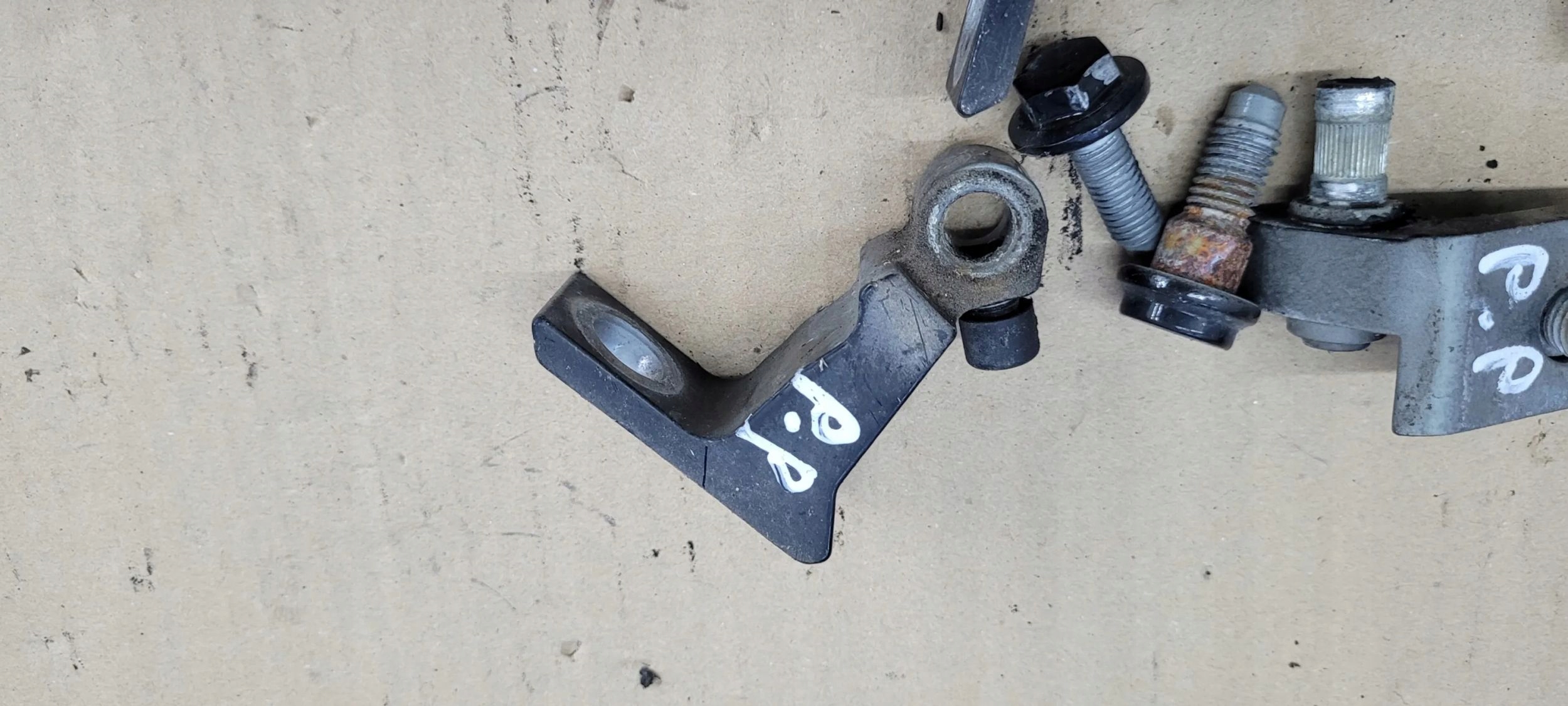 A6 C7 4G hinge hinges door front front rear part rear. LY9B 2X