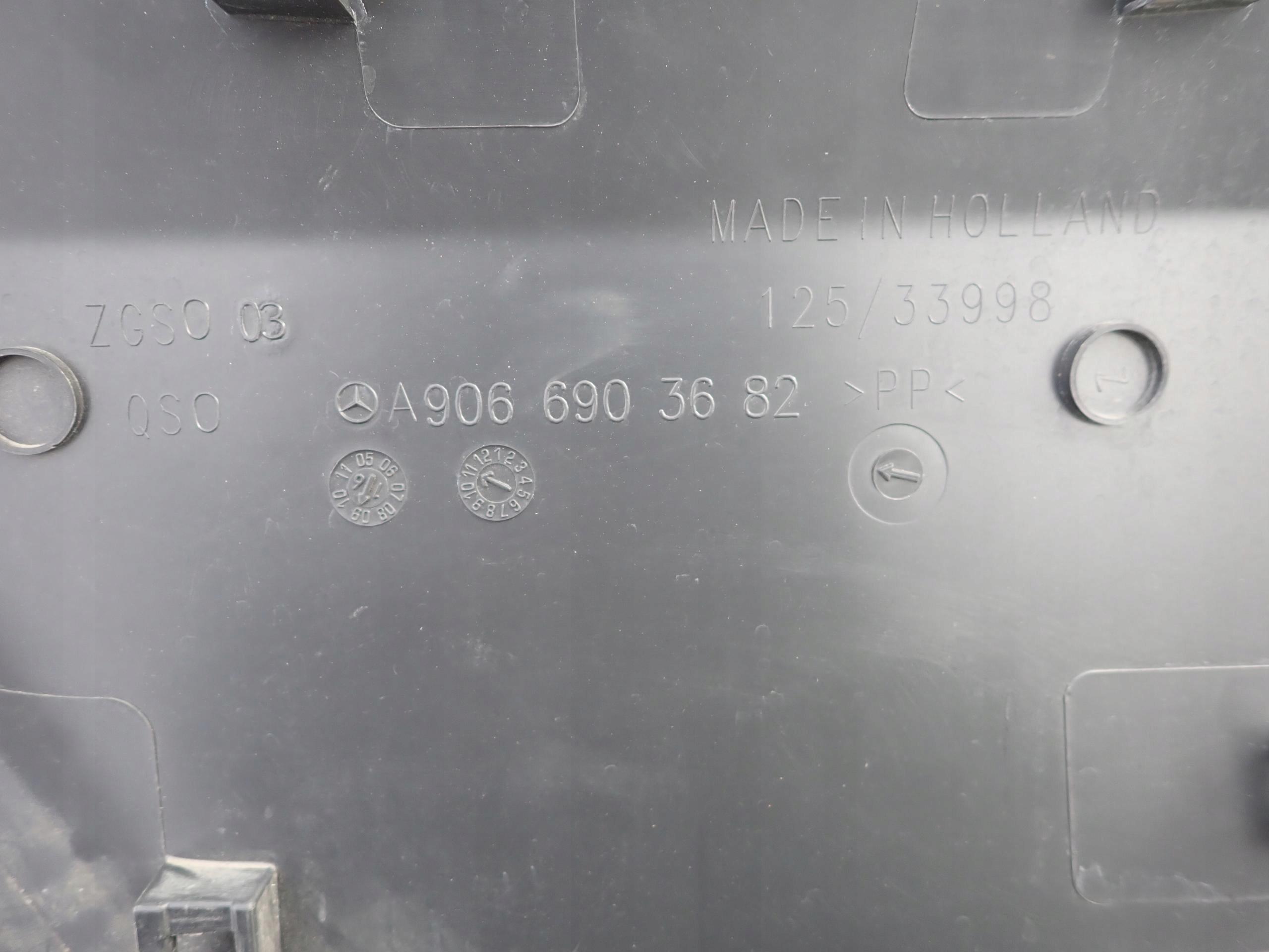 MERCEDES SPRINTER W906 moulding corner right rear part